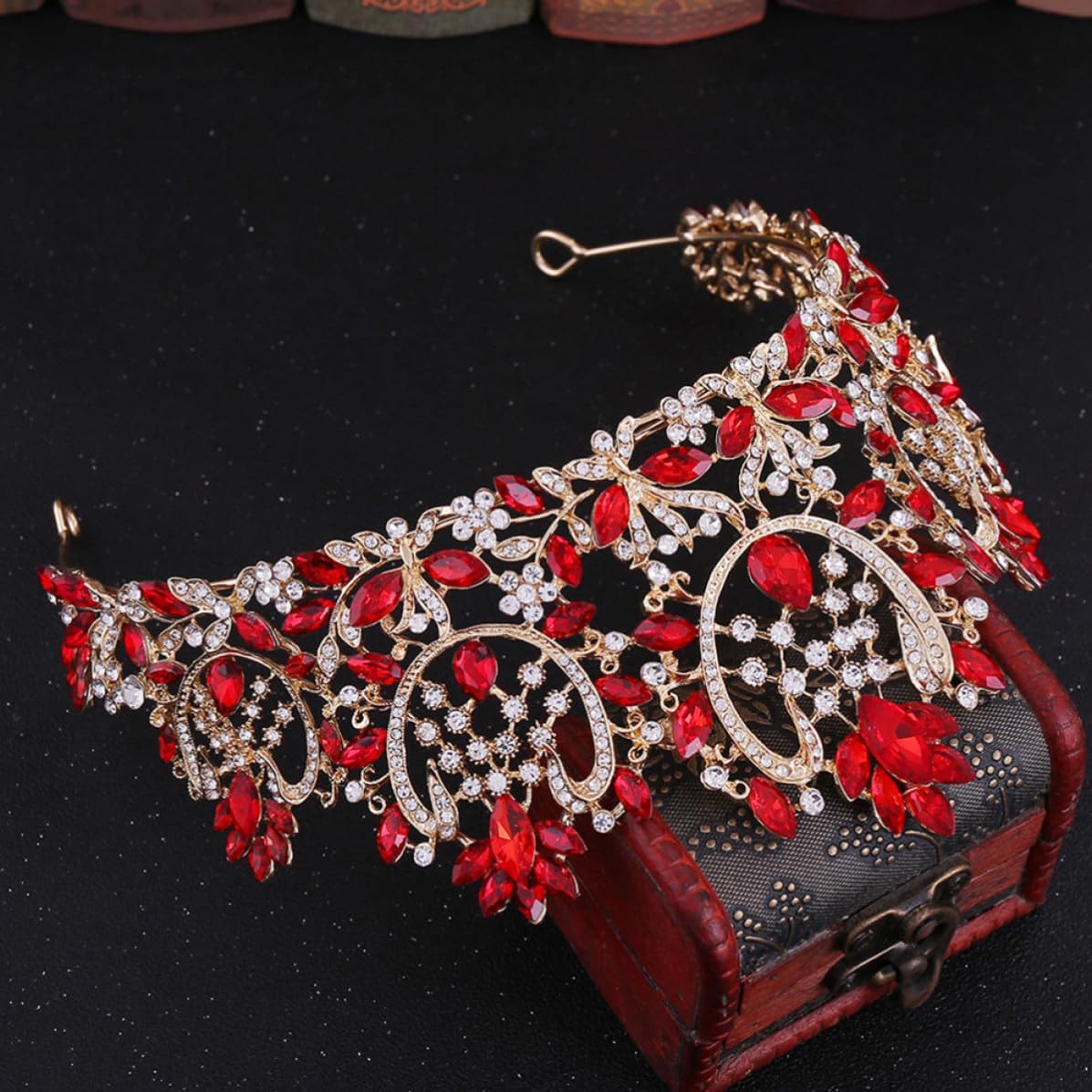 Baroque Style Vintage Bride Crown Hair Accessory with Alloy and Rhinestone, Featuring Gorgeous Brightness and Luxurious Looking Design, for Wedding and Cosplay Performance