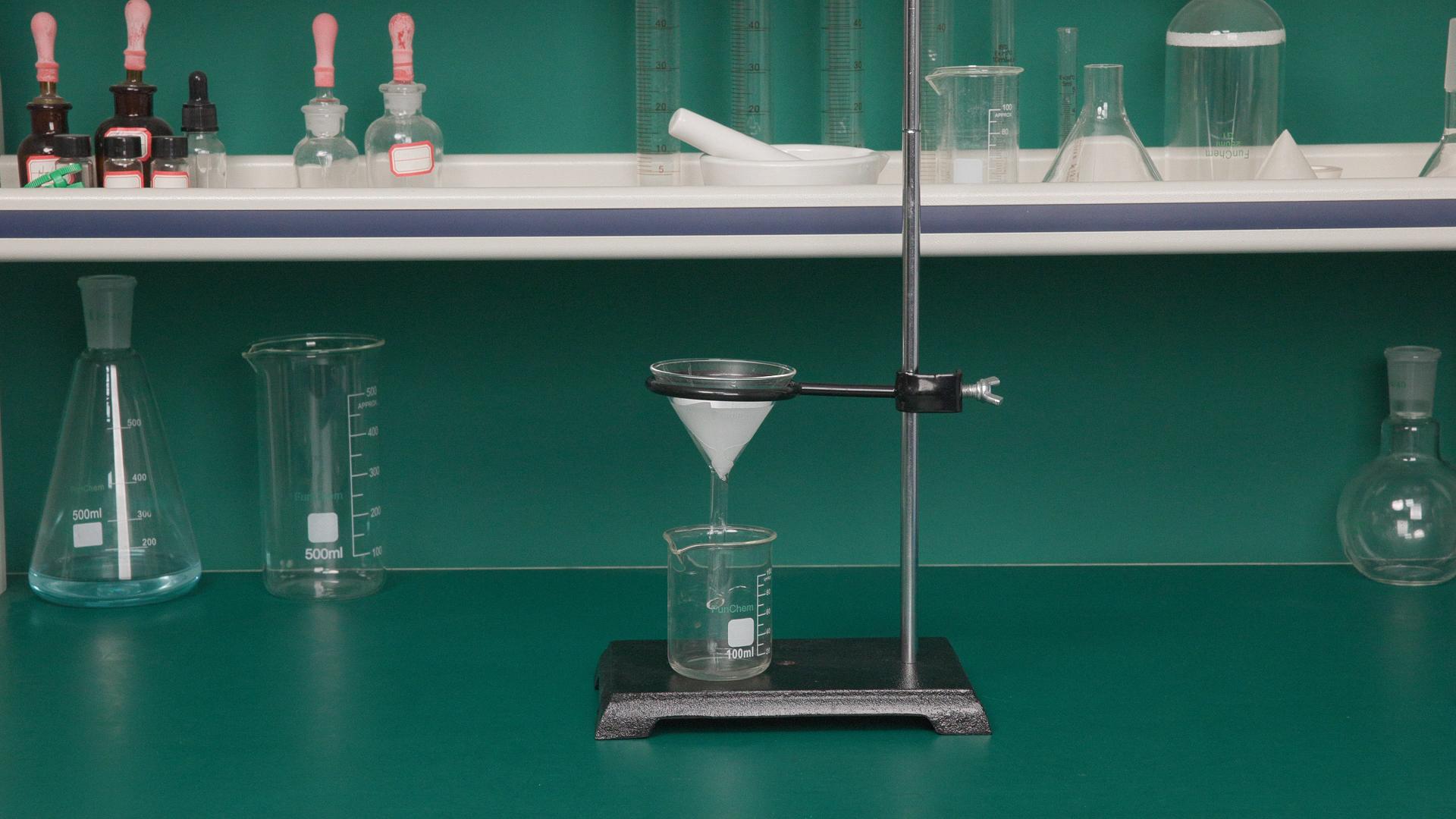 Image of FunChem Qualitative Filter Paper Circles, 74 mm Diameter Cellulose Lab Filter Paper, 20 Micron Particle Retention, Medium Flow Filtration Speed, Pack of 100