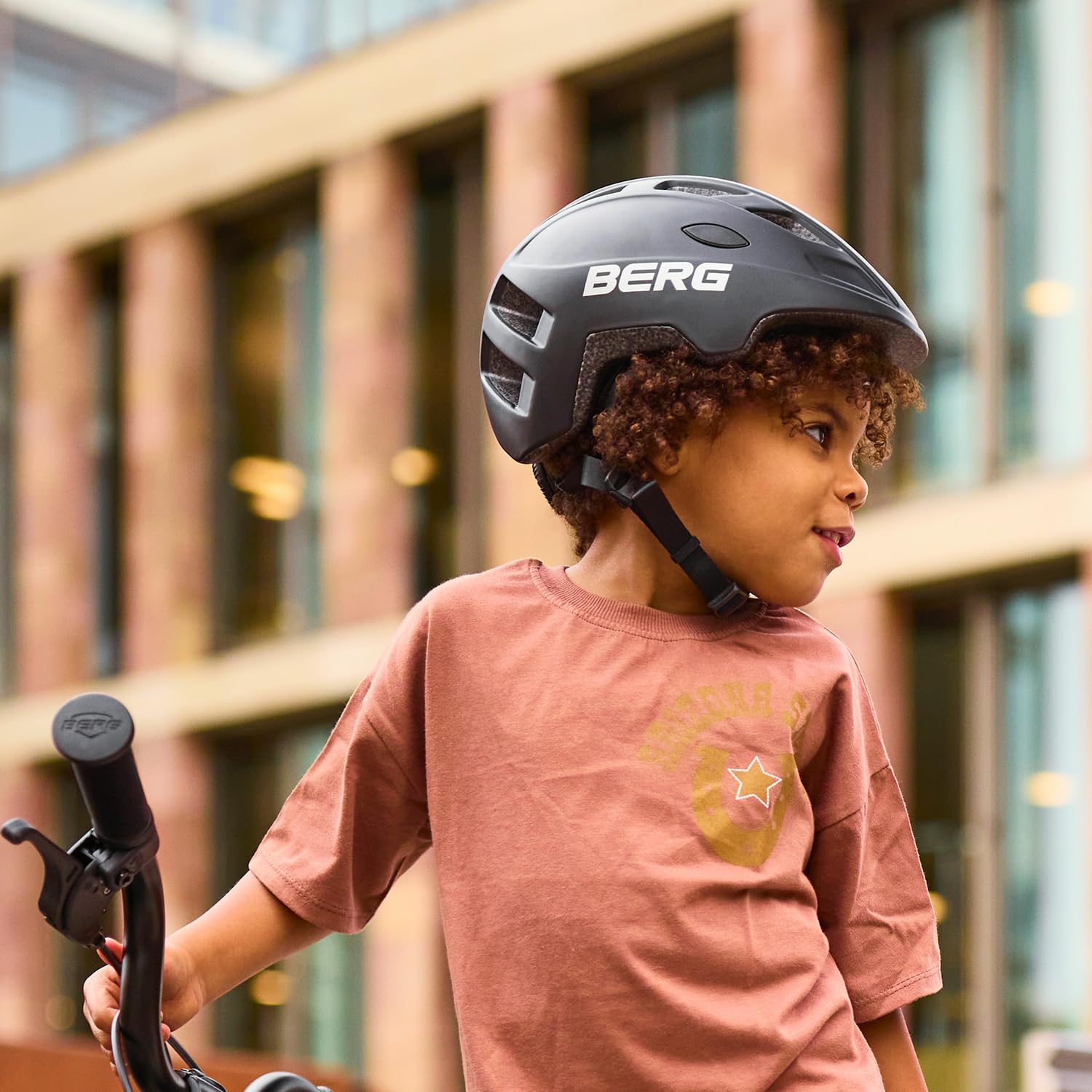 BERG Casco de Bici | regulable, sujeción cómoda