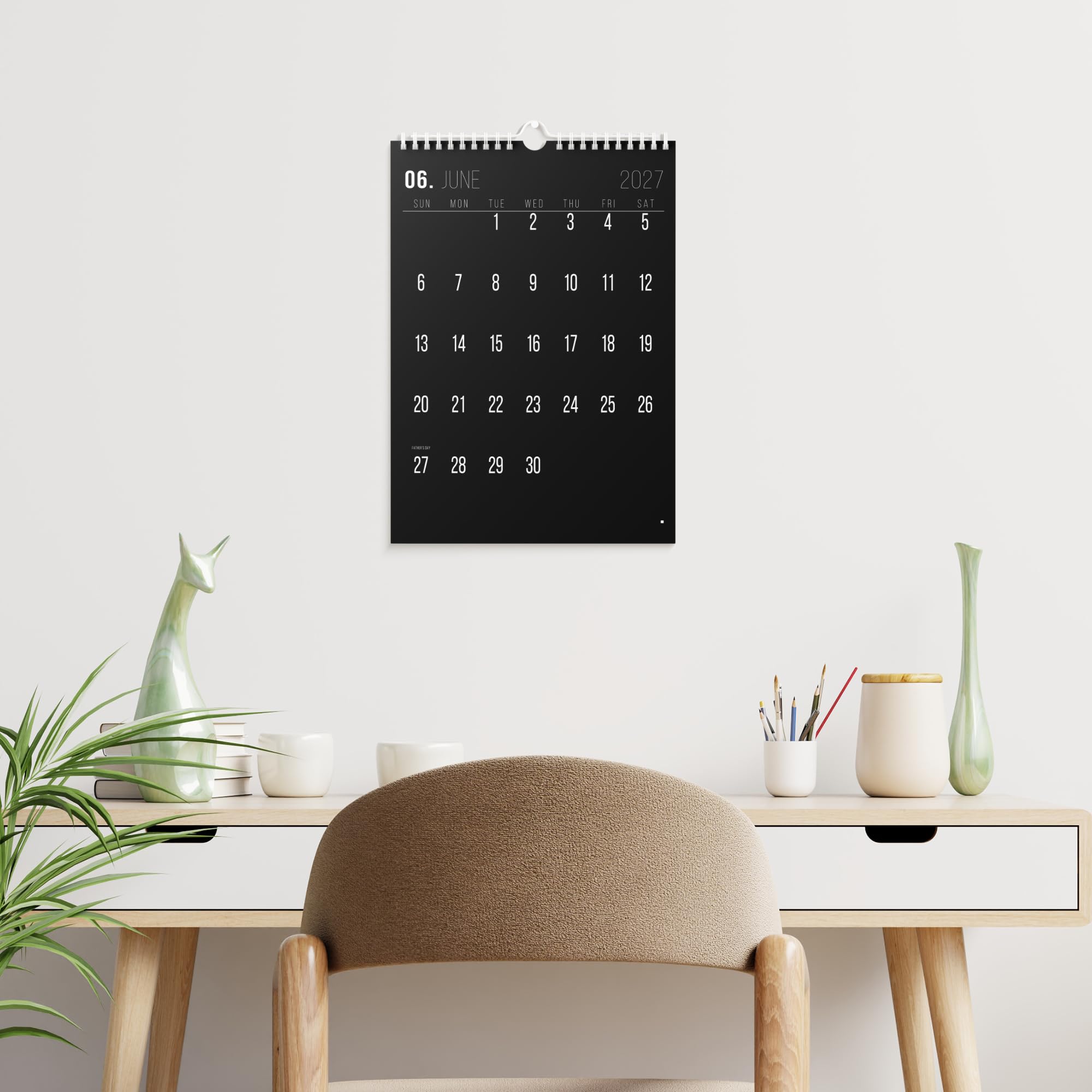 Karto Wandkalender 2026 – Vertikal 27,9 x 43,2 cm von Januar 2026 bis Juni 2027 – Steigern Sie Ihre Produktivität und einfache Planung mit dem ästhetischen Monatskalender – komplett schwarz