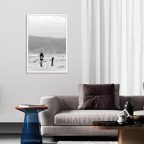 Miniatura 3 de Quark Póster feminista vintage de mujer divertida con vino en la playa, lienzo para pared, pintura con estampado de alcohol en blanco y negro,