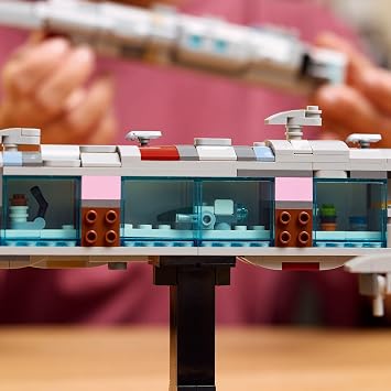 LEGO Star Wars: Return of the Jedi Home One Starcruiser 75405 - Collectible Relaxing Starship Building Set for Adults Who Love Star Wars, Birthday Gift (559 Pieces)