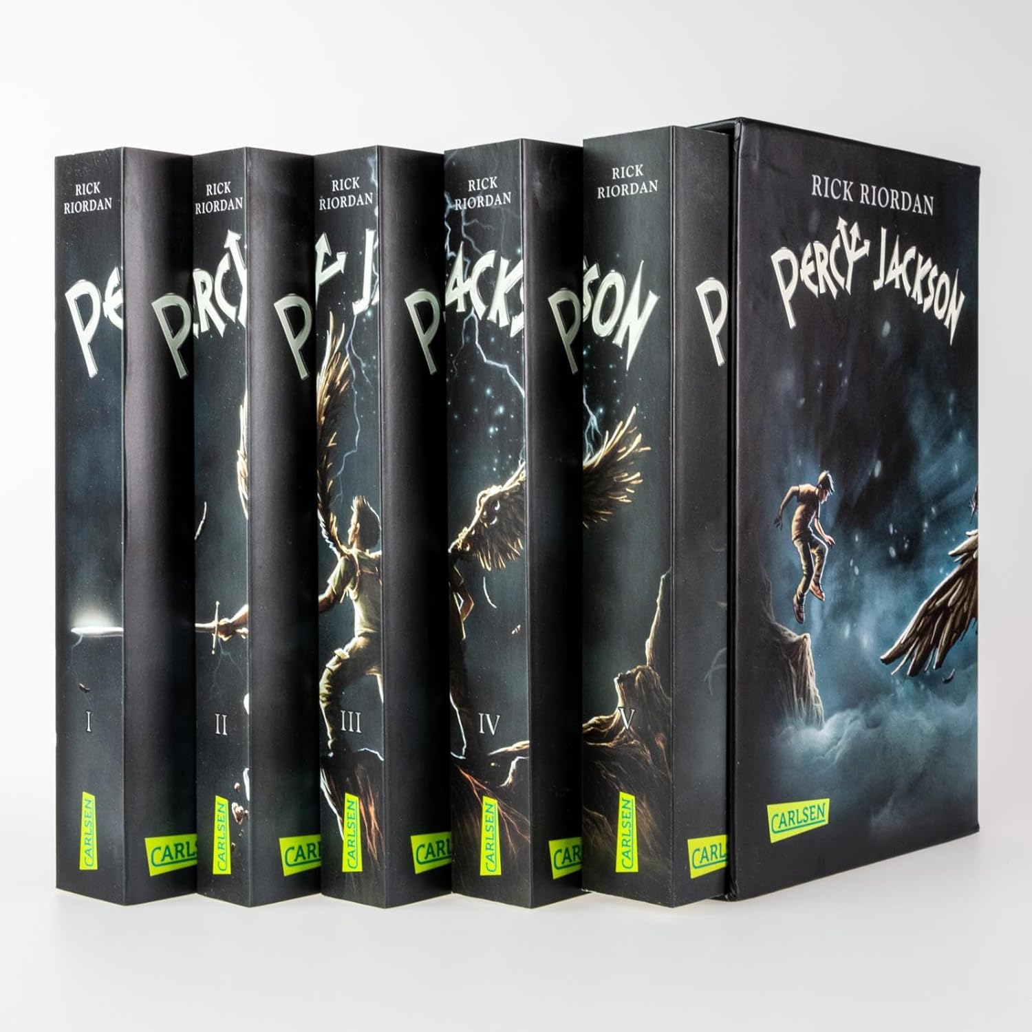 Percy-Jackson-Taschenbuchschuber: Alle fünf Bände im Schuber      Paperback – October 20, 2016