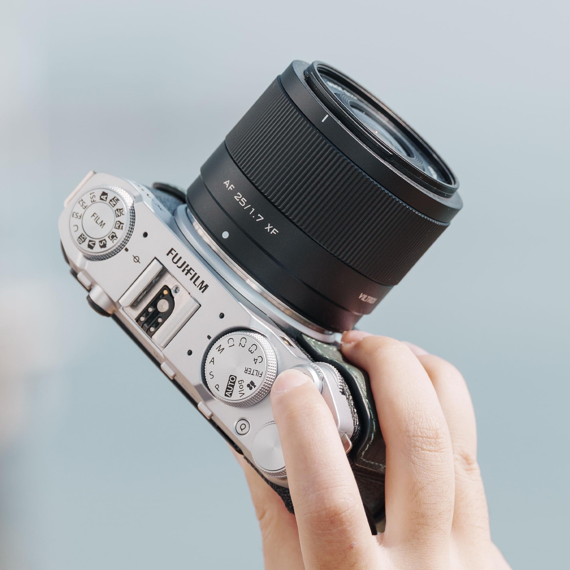 VILTROX 25mm F1.7 f/1.7 XF Objektiv für Fuji X, Großer Blende STM Autofokus Objektiv Kompatibel mit Fujifilm X-Mount Kameras X-T5 X-T4 X-T30 II X-S10 X-T200 X-T30 X-T20 X-H1 X-H2 X-T3 X-T100 X-PRO2