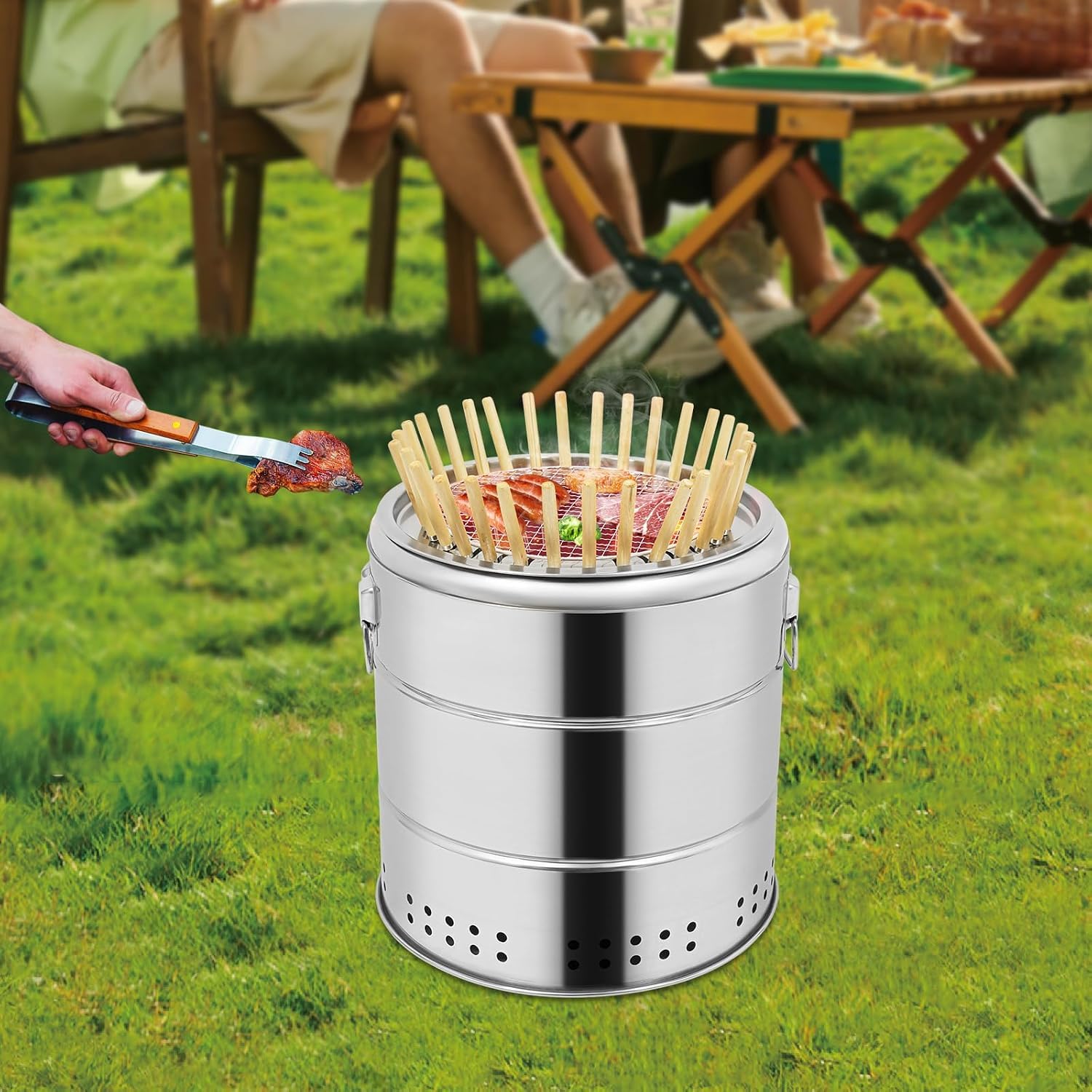 Griglia A Carbone Sospesa Senza Fumo, Affumicatore Verticale Portatile A Carbone, con 30 Spiedini, Secchio per Barbecue in Acciaio Inox, Ideale per Campeggio, Picnic E Feste in Giardino.