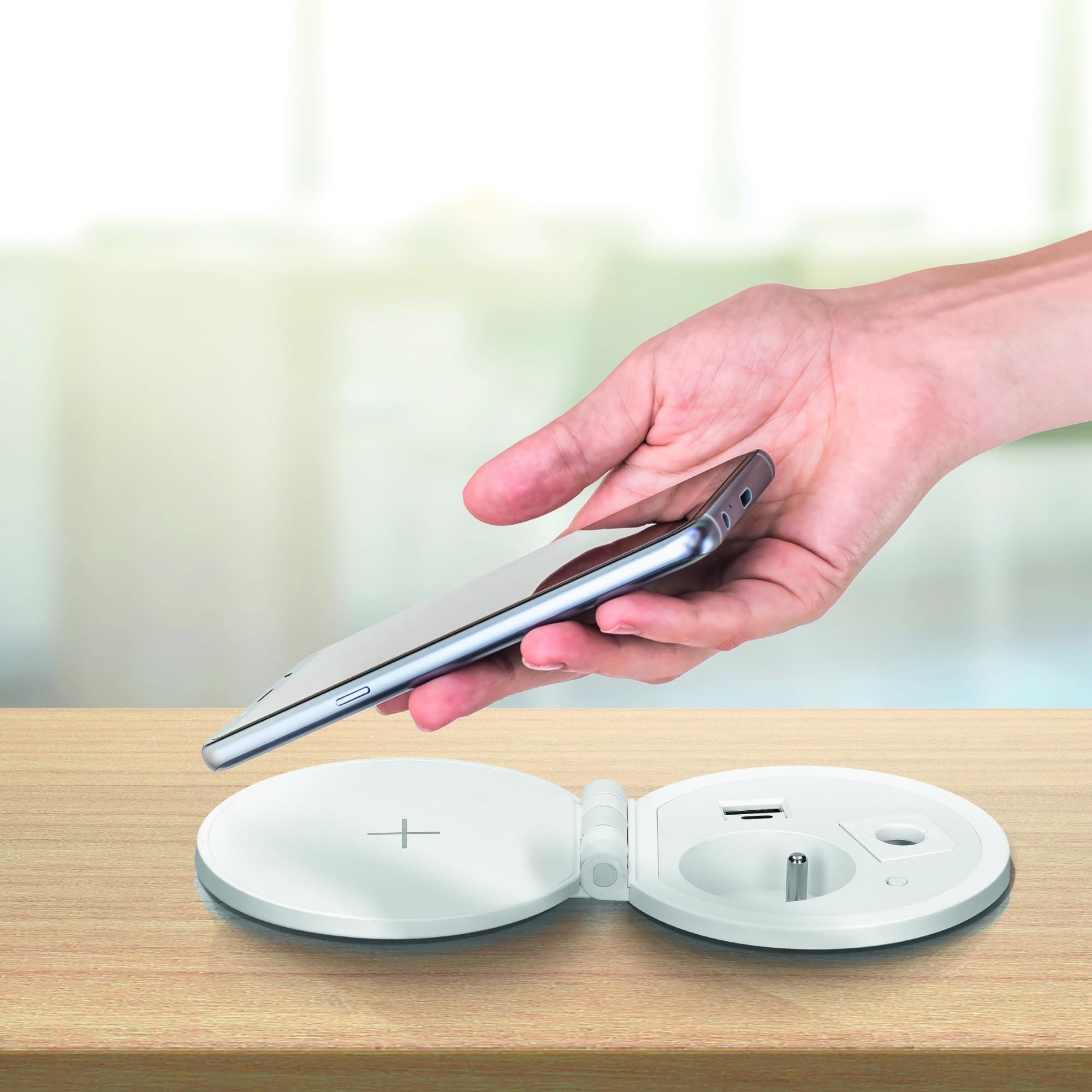 Möbelsteckdose Ø8cm mit induktivem Ladegerät, USB-Ladegerät (französische Produktversion)