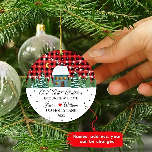 Miniatura 4 de Adorno de Navidad con texto en inglés Our First Christmas in Our New Home, adorno de Navidad personalizado para el Sr. y la Sra. Inauguración de la