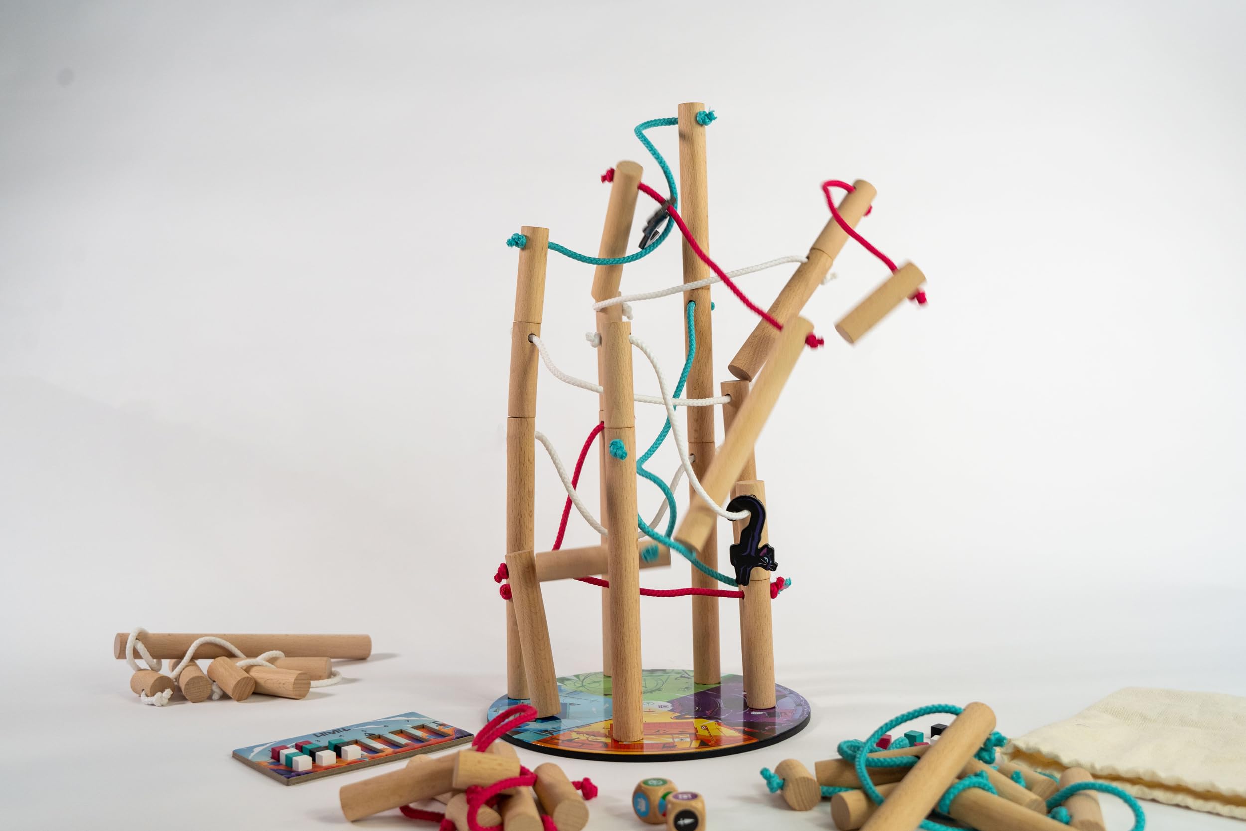 HUCH! Nekojima | Jeux de société à partir de 7 Ans | Jeux d'adresse | Écoliers | Cadeaux en Bois | Île des Chats au Japon | pour 1 à 5 Joueurs à partir de 7 Ans