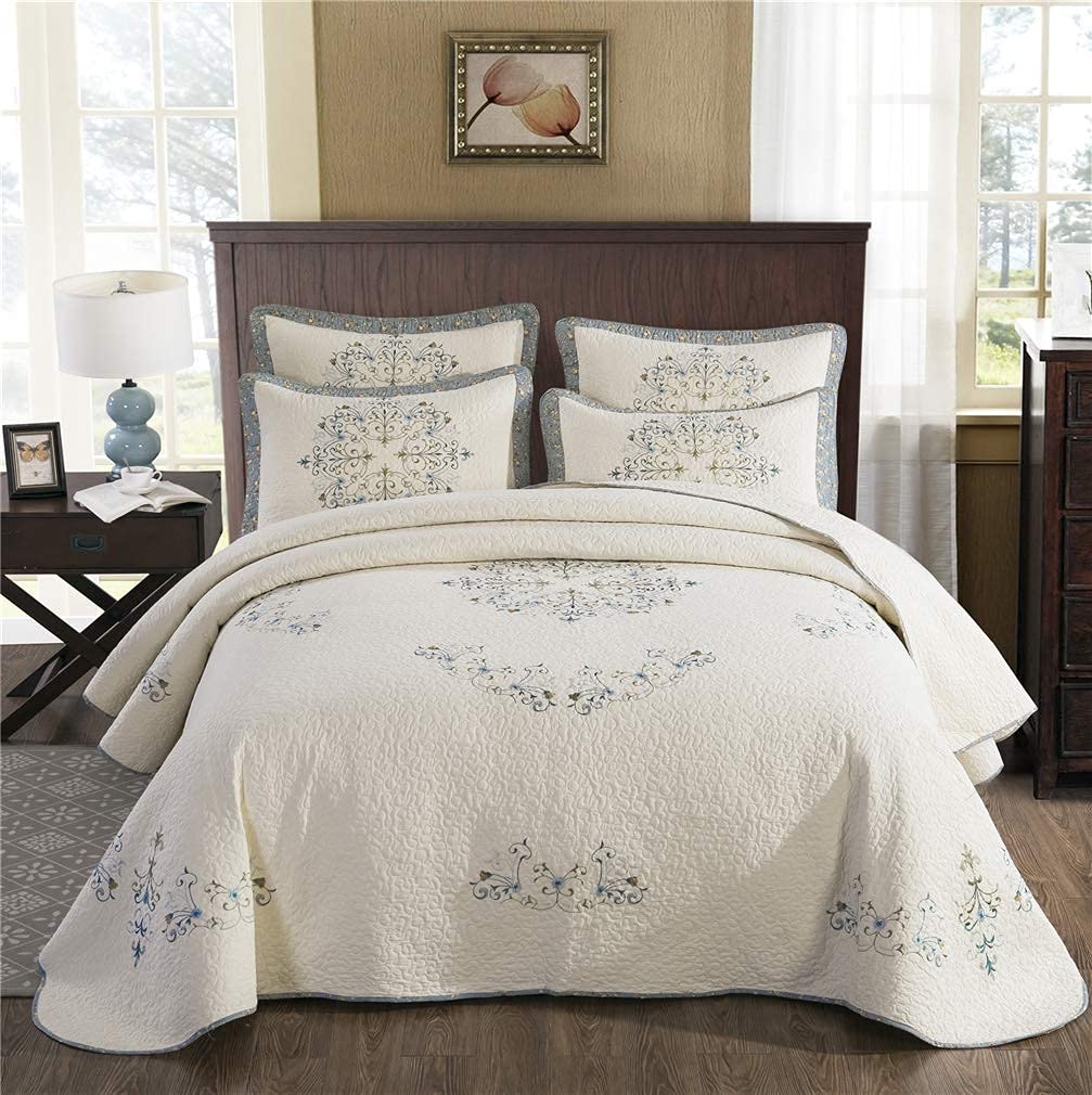 Couvre-lit matelassé fleuri pour sublimer votre chambre à coucher