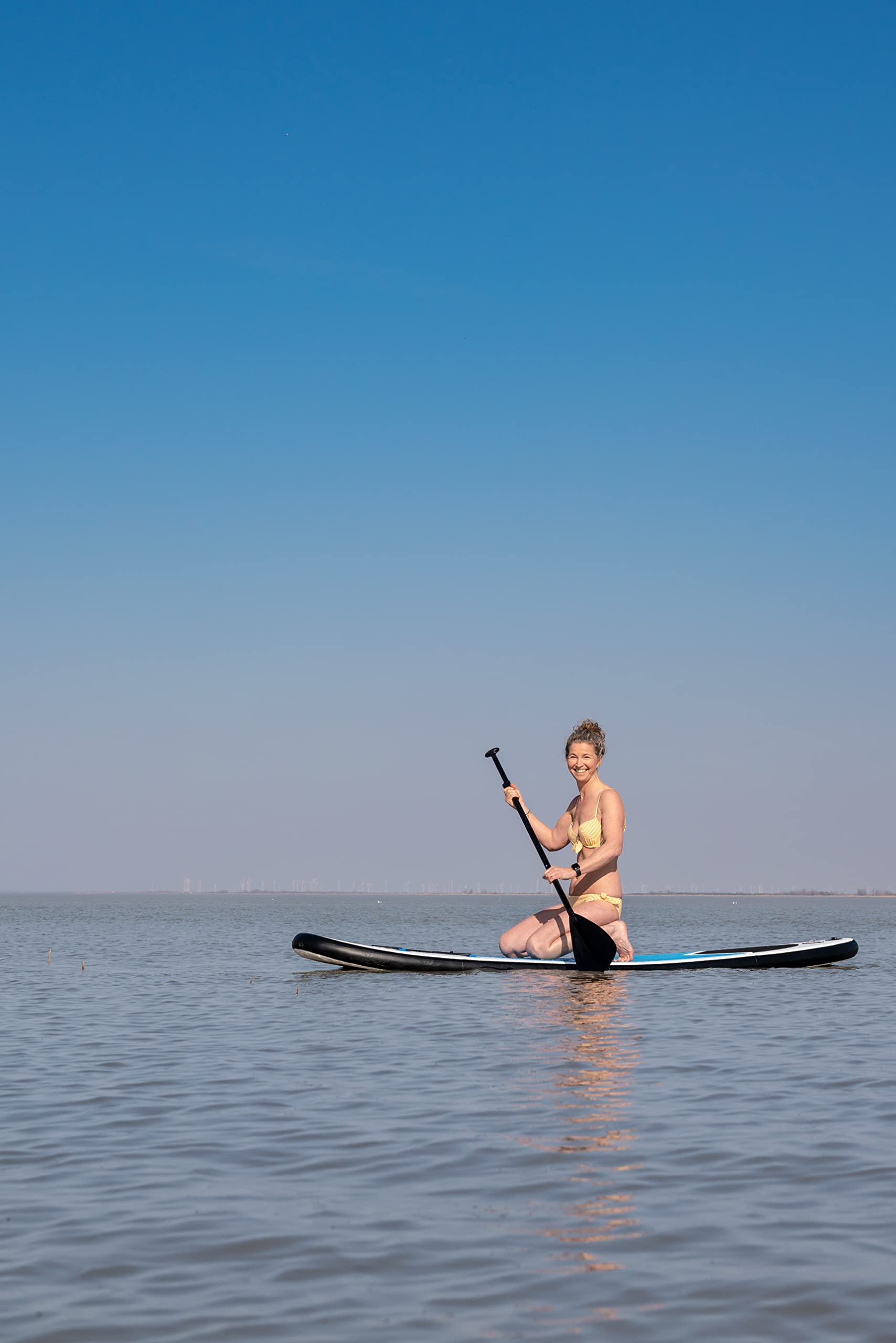 Stand Up Paddle Board e4fun, vari colori, 320 x 81 x 15 cm, gonfiabile, incl. pagaia, pompa, zaino, kit di riparazione (grigio)