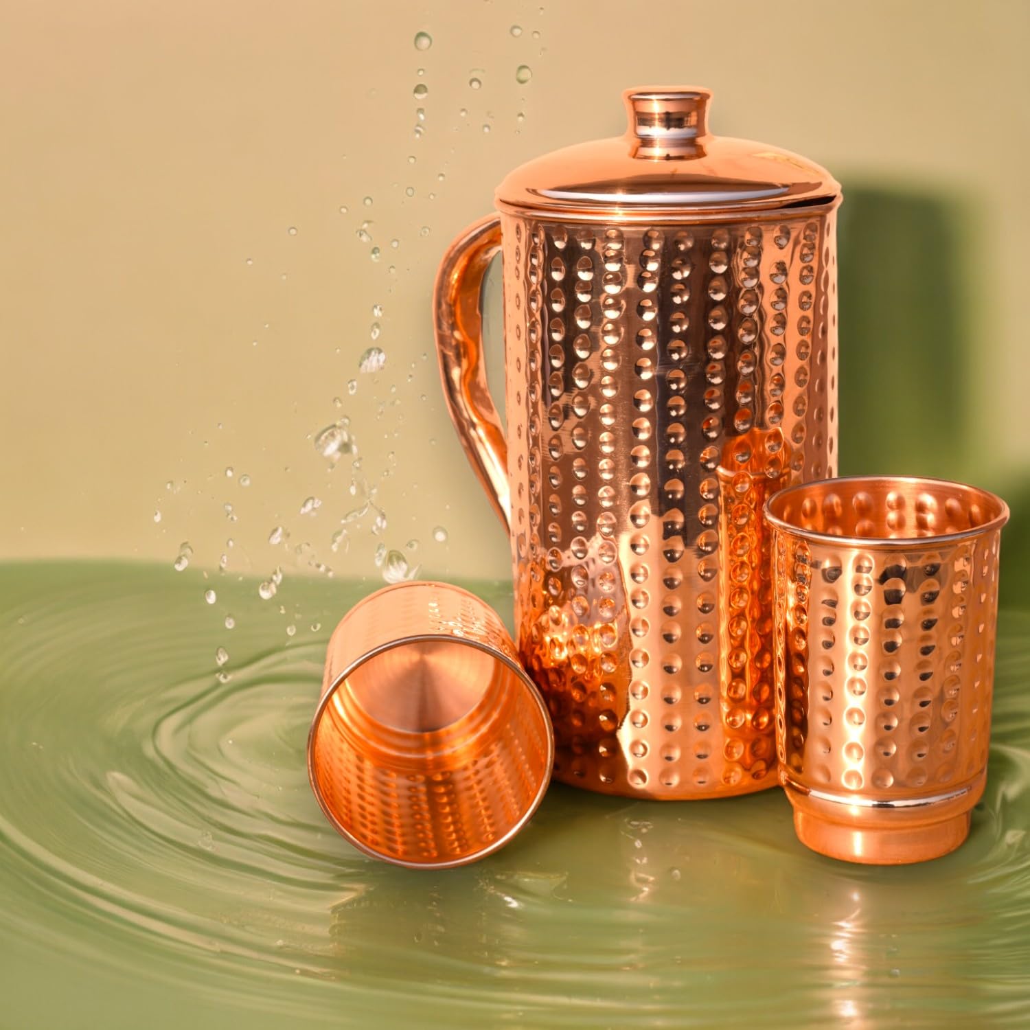 Brocca d'acqua martellata in puro rame con set di 2 bicchieri | Brocca per acqua in rame | Capacità 1,5 l oz