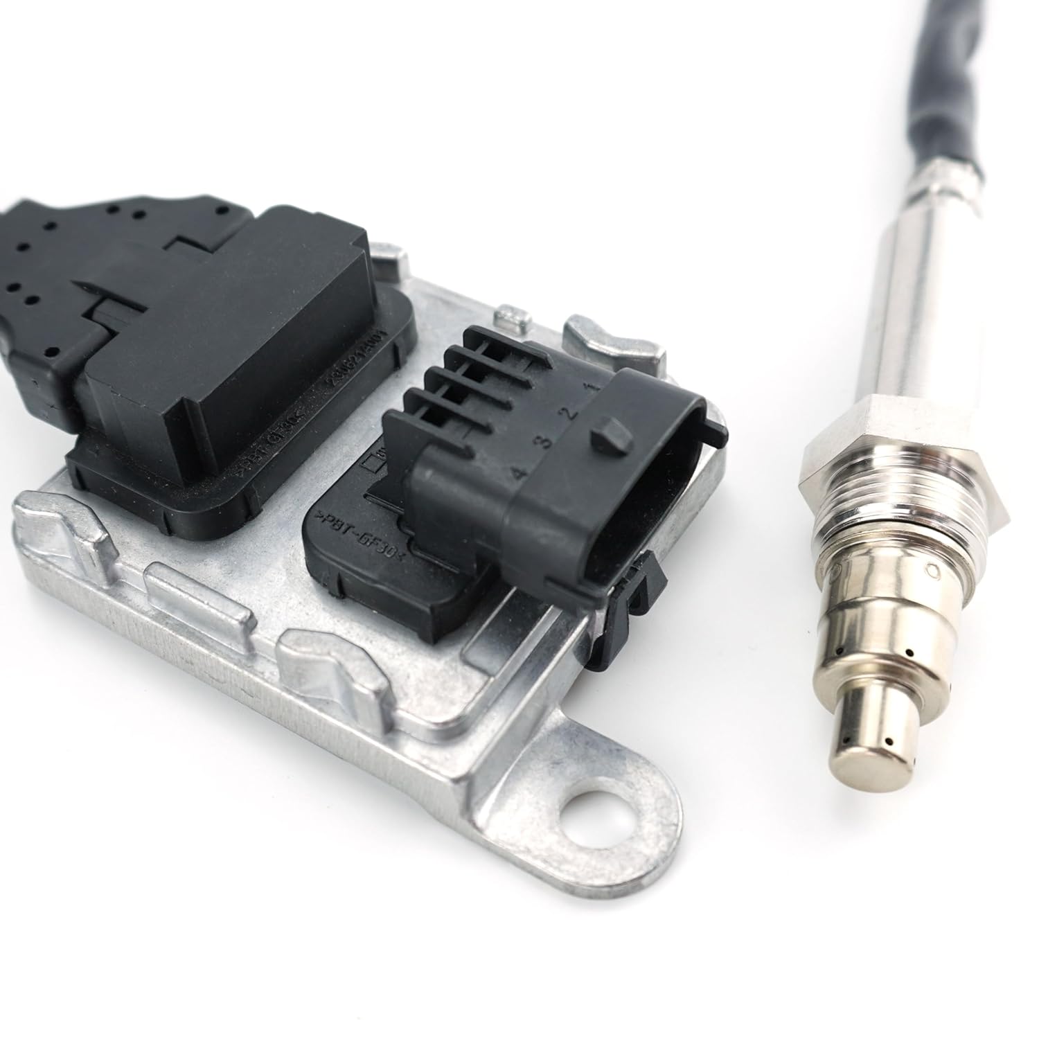 22303391 904-6033 5WK97366 Nitrogen Oxide Sensor Nox Sensor Compatible Fits for Volvo VAH 2010-2019 VHD VNL VNM C70 VHD D11 D13 D16 Mack M8 M7 CXU612 CXU613 CHU612 GU712 CXU614