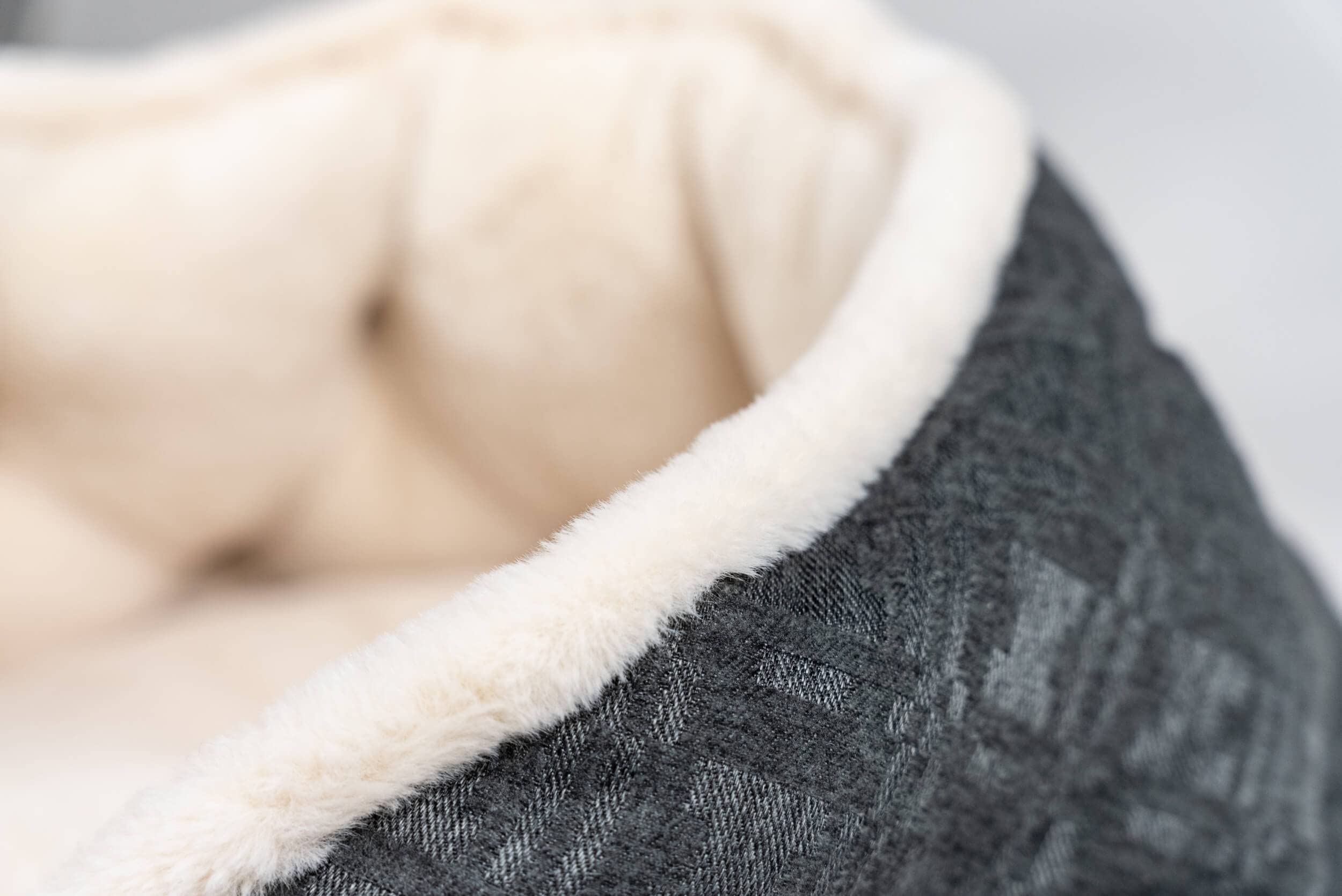 TrendPet LunaNest - kuscheliges Nest, Hundebett, Katzenbett - Für Hunde und Katzen (Beige)