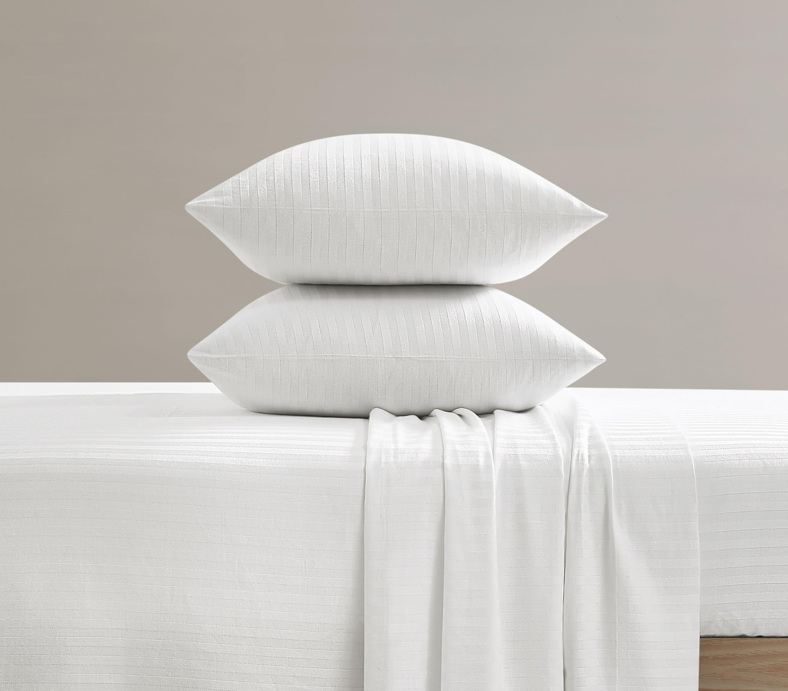 Amazon.com: ROYAL VELVET Signature Dobby Stripe White 4 Piece