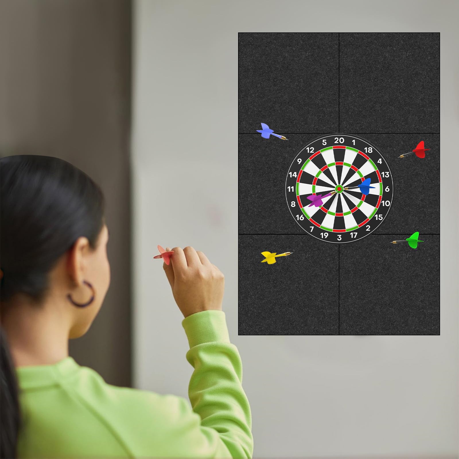 Dart Wandschutz 90x60 cm, Selbstklebend Filz Dartboard-Wandschutz mit Gespleißter Wandumrandung, 6 Stück Filz-Wandfliesen für Dartscheibe Hintergrund Schutz, für Dart Zubehör und Kork Rückseite