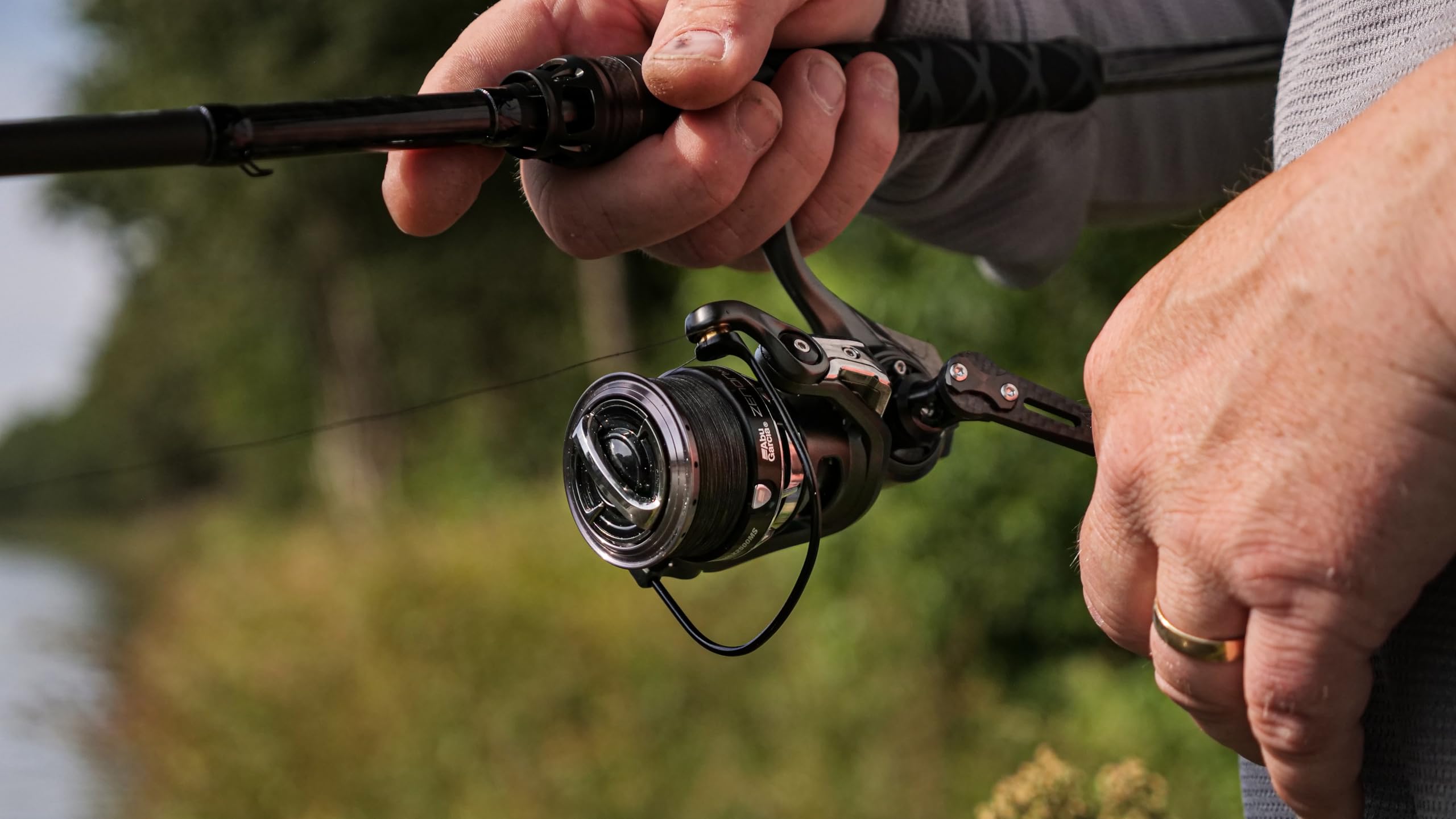 Abu Garcia ZENON MG-X 2500MS Kołowrotek spinningowy | Ultralekki kołowrotek z magnezu dla wędkarzy słodkowodnych i słonowodnych | Płynny hamulec i rakietowe prowadzenie linki | Dostępne są 2 opcje