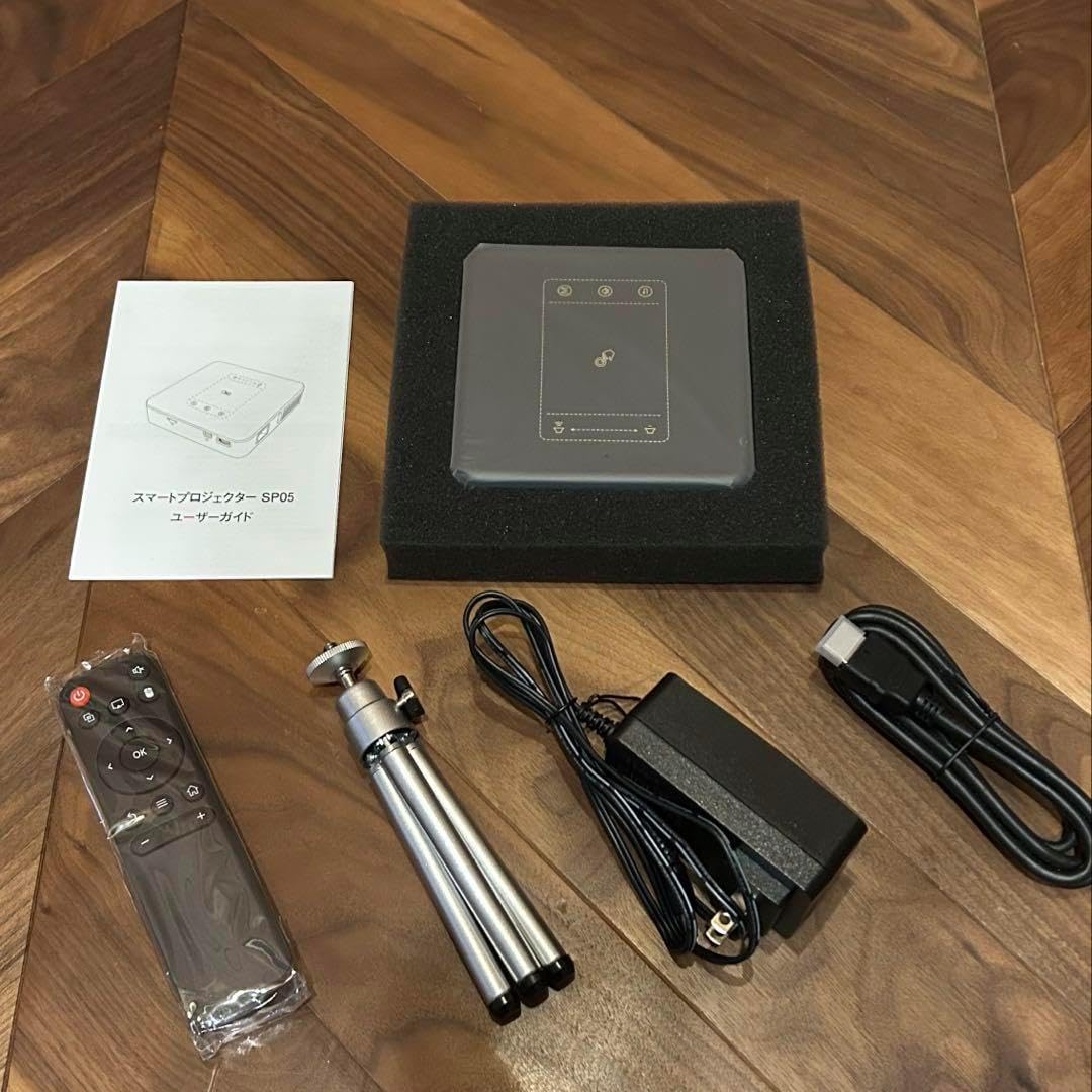 ★超小型スマートプロジェクター SP05〜手のひらサイズで最大300インチ！ 手のひらサイズで最大300インチ！超小型スマートプロジェクター