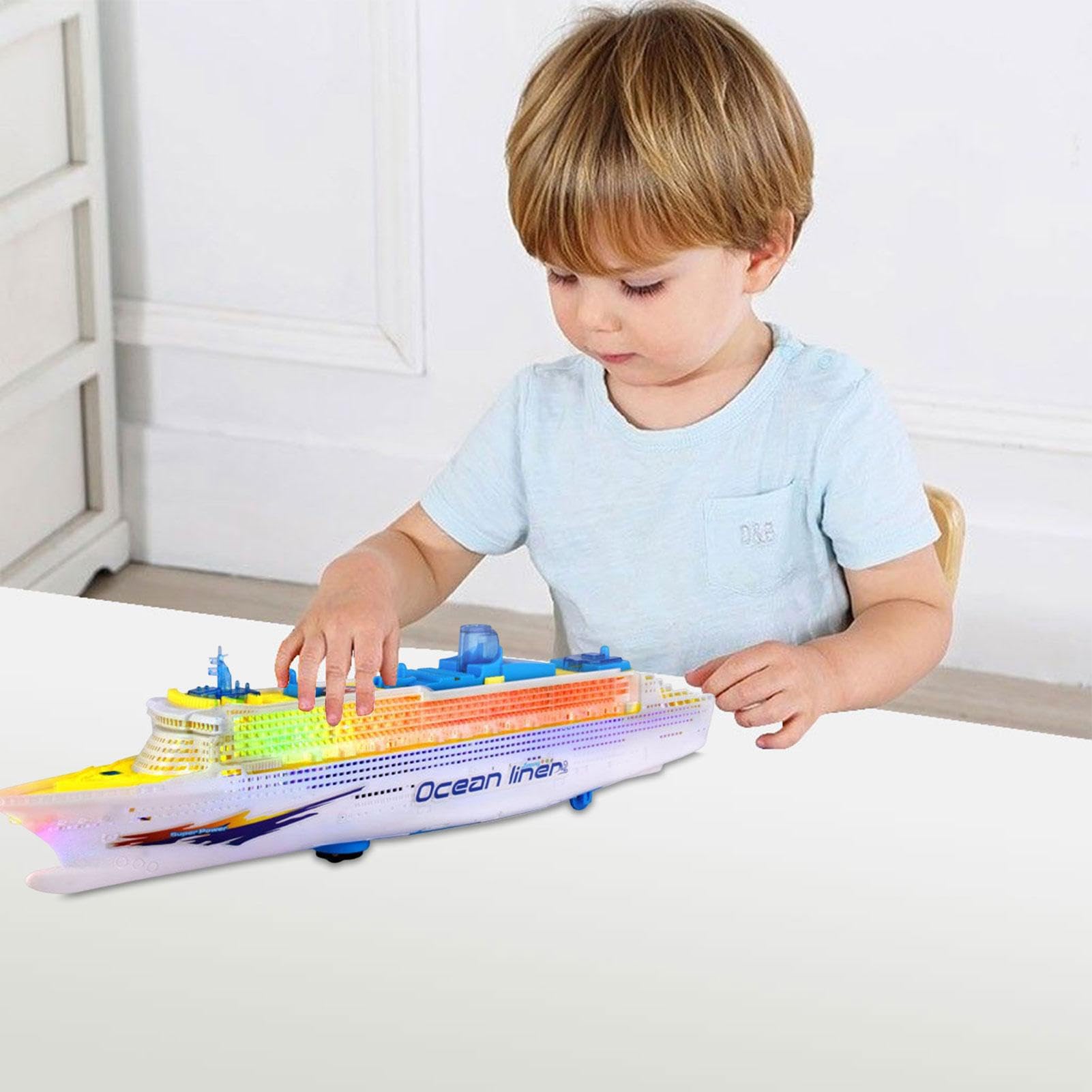 Elektrisches Kreuzfahrtschiff – LED-Blinklicht & Pfeifton – großes Modell 49 cm, Universalrad + Bodenführung, robustes ABS – für Kinder zum Spielen und als Weihnachtsgeschenk