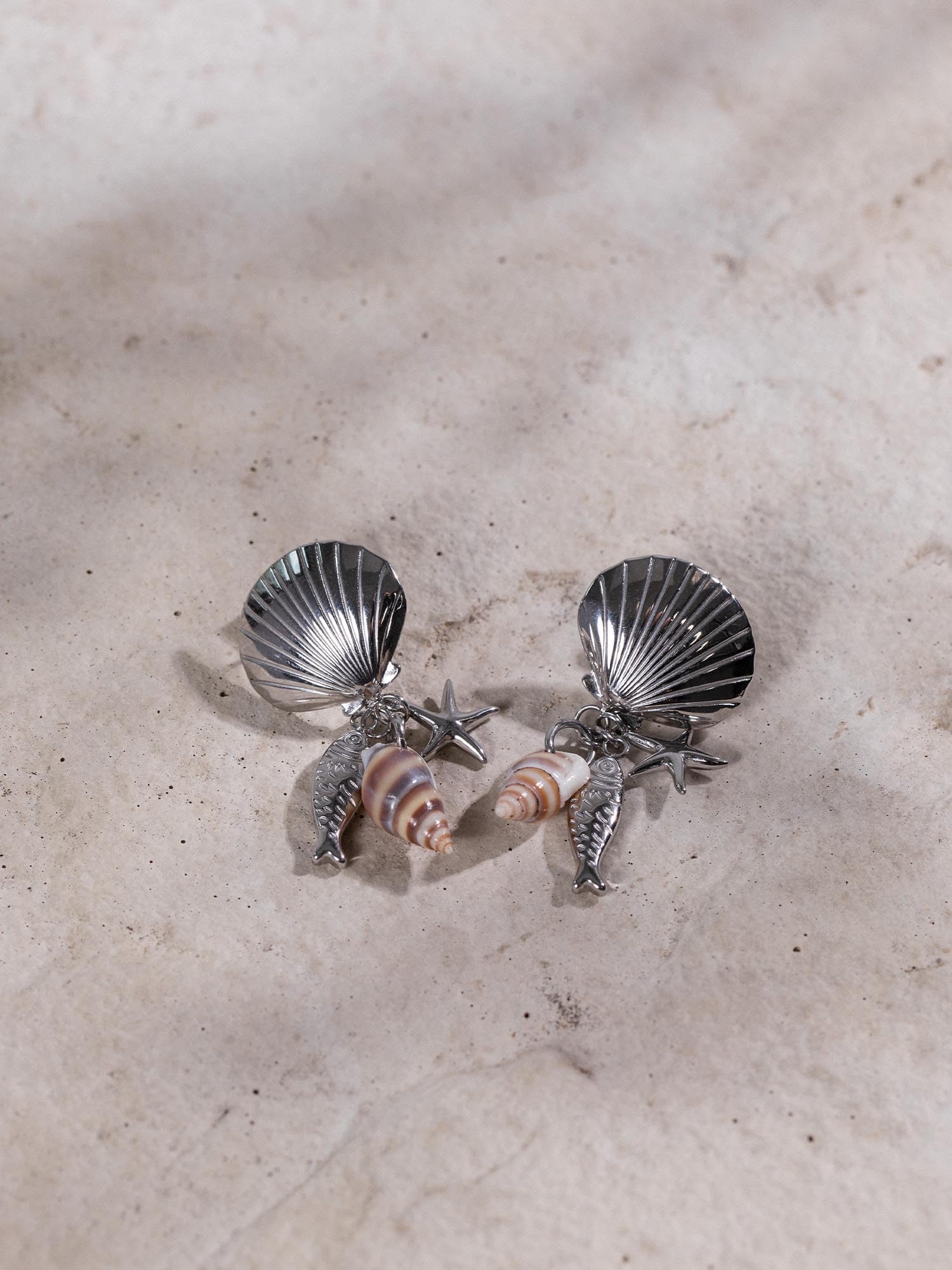 Purelei Ocean Crush Schmuckset für Damen – Halskette & Ohrringe mit maritimen Anhängern (Muschel, Seestern, Fisch) aus Edelstahl – Statement Schmuck Set für Sommer, Urlaub & besondere Anlässe