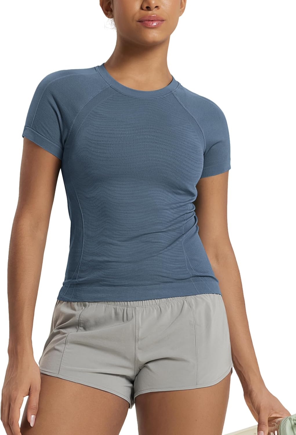 ODODOS Women's Seamless Performance Short Sleeve T-Shirt - Lightweight Breathable Slim Fit Running Workout Top -Waist Length