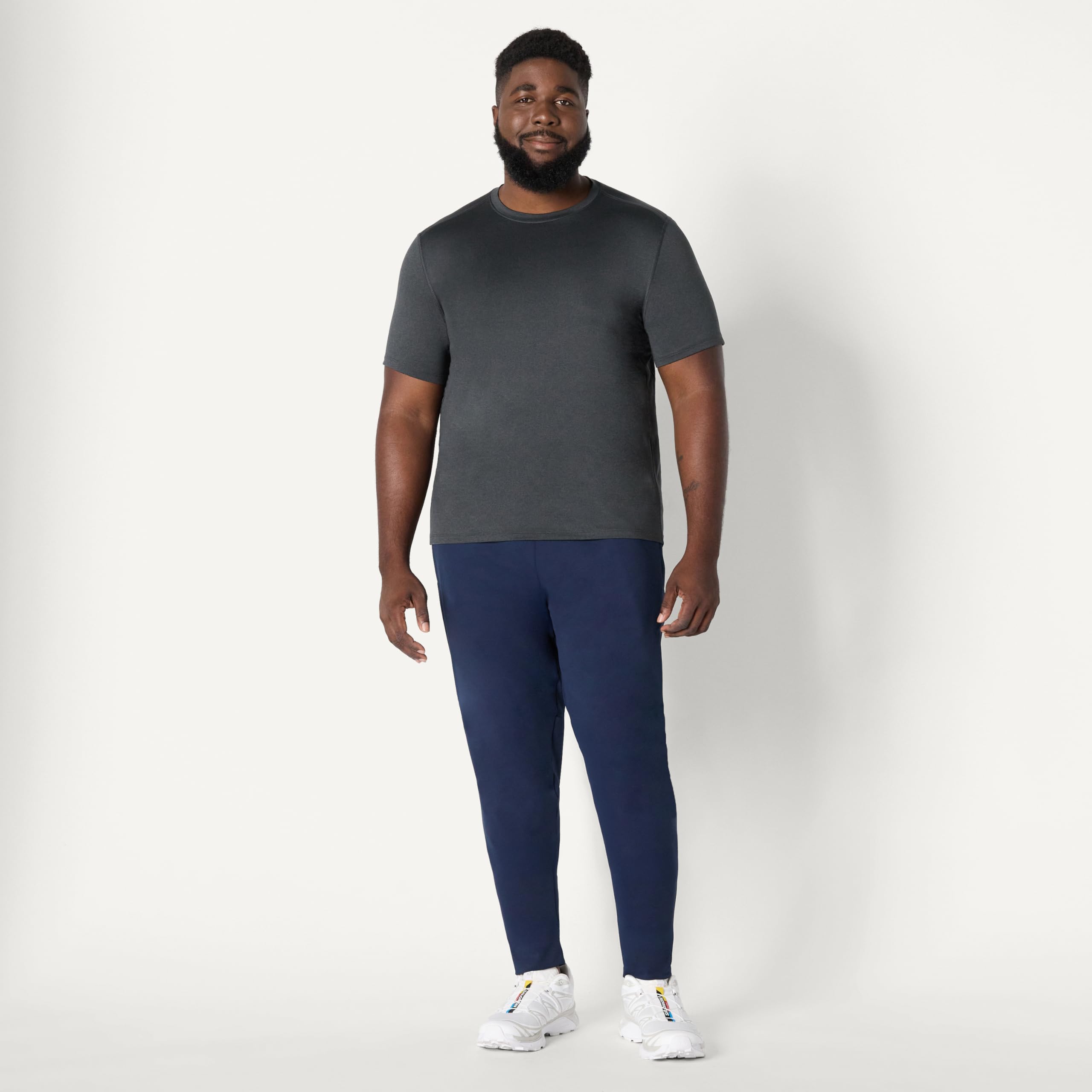Amazon Essentials T-Shirt Tecnica Leggera a Maniche Corte in Tessuto Elasticizzato ad Asciugatura Rapida e Assorbimento dell’Umidità Uomo, Confezioni Multiple