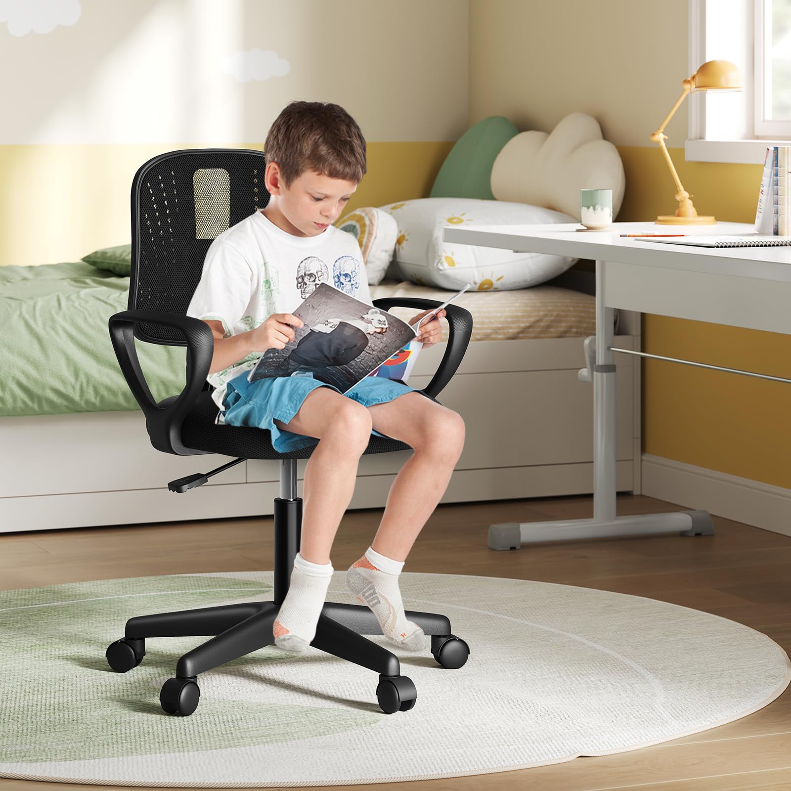 Krzesło biurkowe dla dzieci, obrotowe krzesło do nauki, ergonomiczne krzesło z kółkami, oddychająca tkanina siatkowa, automatycznie regulowany stołek obrotowy z oparciem, czarny, K0003BS