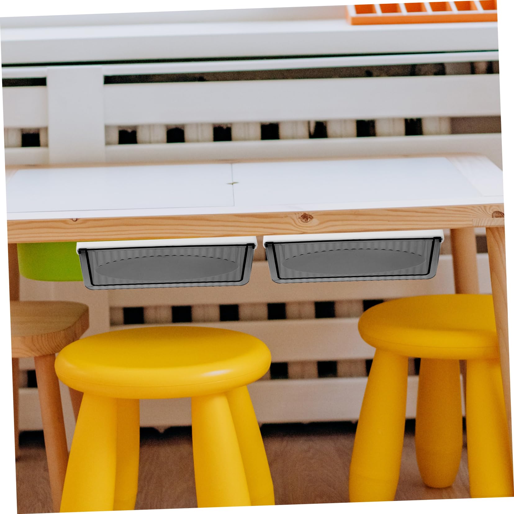 2pezzi Sotto Scrivania Organizer Contenitore Nascosto per Scrivania Scatola Portaoggetti in Plastica Resistente Adesivo per Facile Installazione per Riordinare Piccoli Oggetti