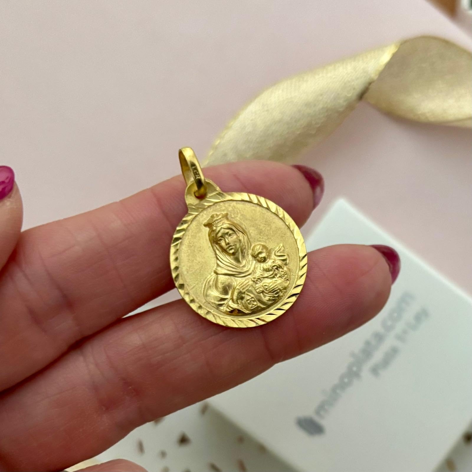 Medalla Escapulario Virgen del Carmen y Sagrado Corazón de Jesús, Plata de Ley 925 Bañada en Oro, Doble Cara con Borde Tallado, 22mm