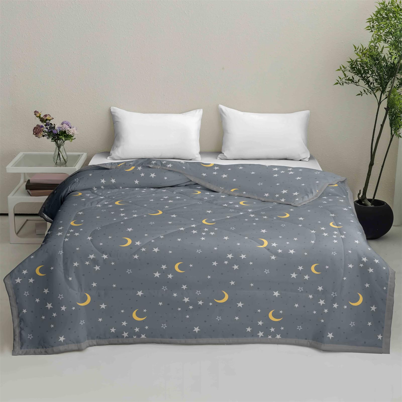 Odot Coverless Duvet 4.5 Tog for Single Double King Size, Summer Duvet No Cover Cosy and Lightweight Quilt Breathable Bedspreads Quilted Throw for Beds (Yellow moon,220 * 260cm)
