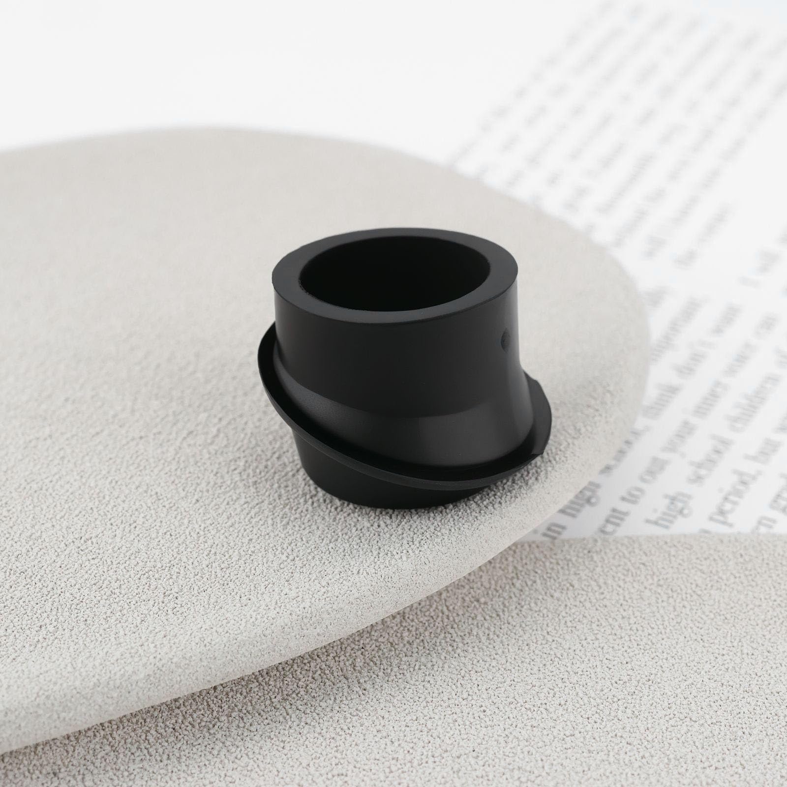 ECSiNG 1 szt. Wymienna krótka antena prętowa z przelotką uszczelka anteny adapter podstawa część zamienna 65218375151 kompatybilna z BMW E36 czarna