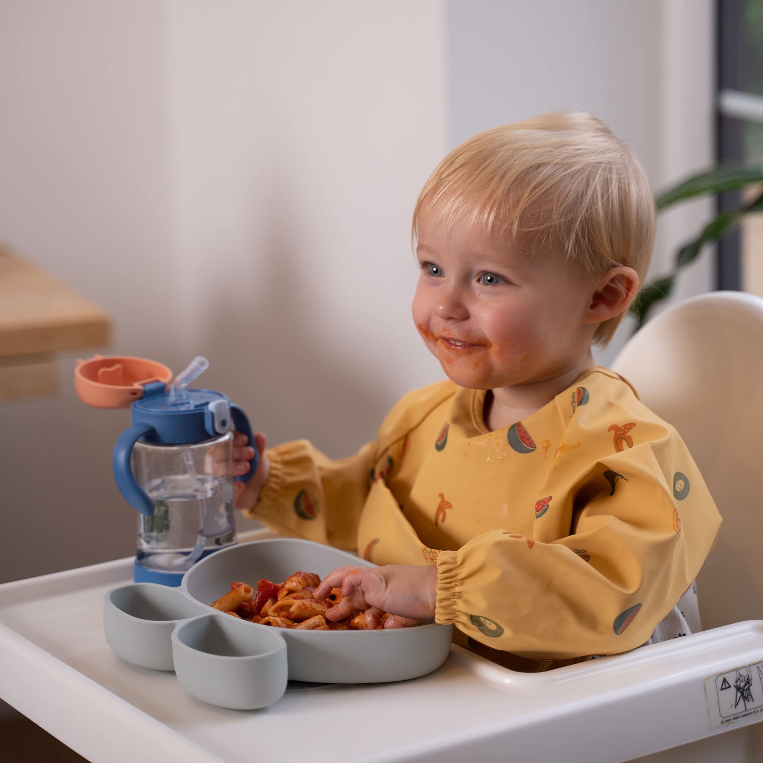 Gobelet Enfant Active Plus avec Paille Pondérée Flexible à 360 Degrés, Anti Goutte, en Tritan – Sans BPA, Bec Souple, Ouverture par Un Bouton 300m (Noah Baleine Rouge)