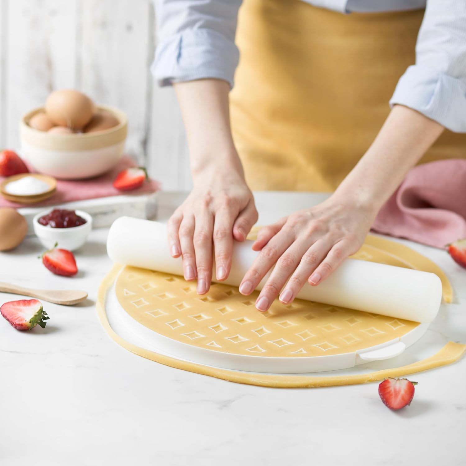 DECORA Arabesque Crust Cutter, White, 30 x 30 x 3 cm