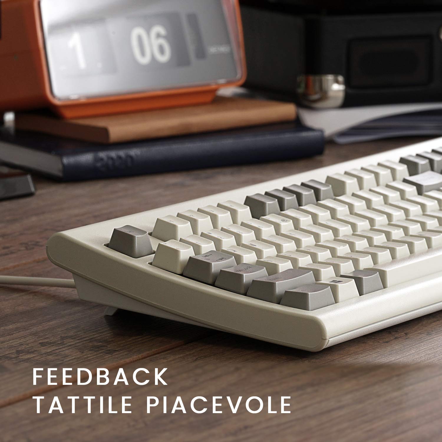 Perixx PERIBOARD-106M, Tastiera USB cablata grandezza standard, tasti ergonomici curvi, Classic Retro, Layout Italiano