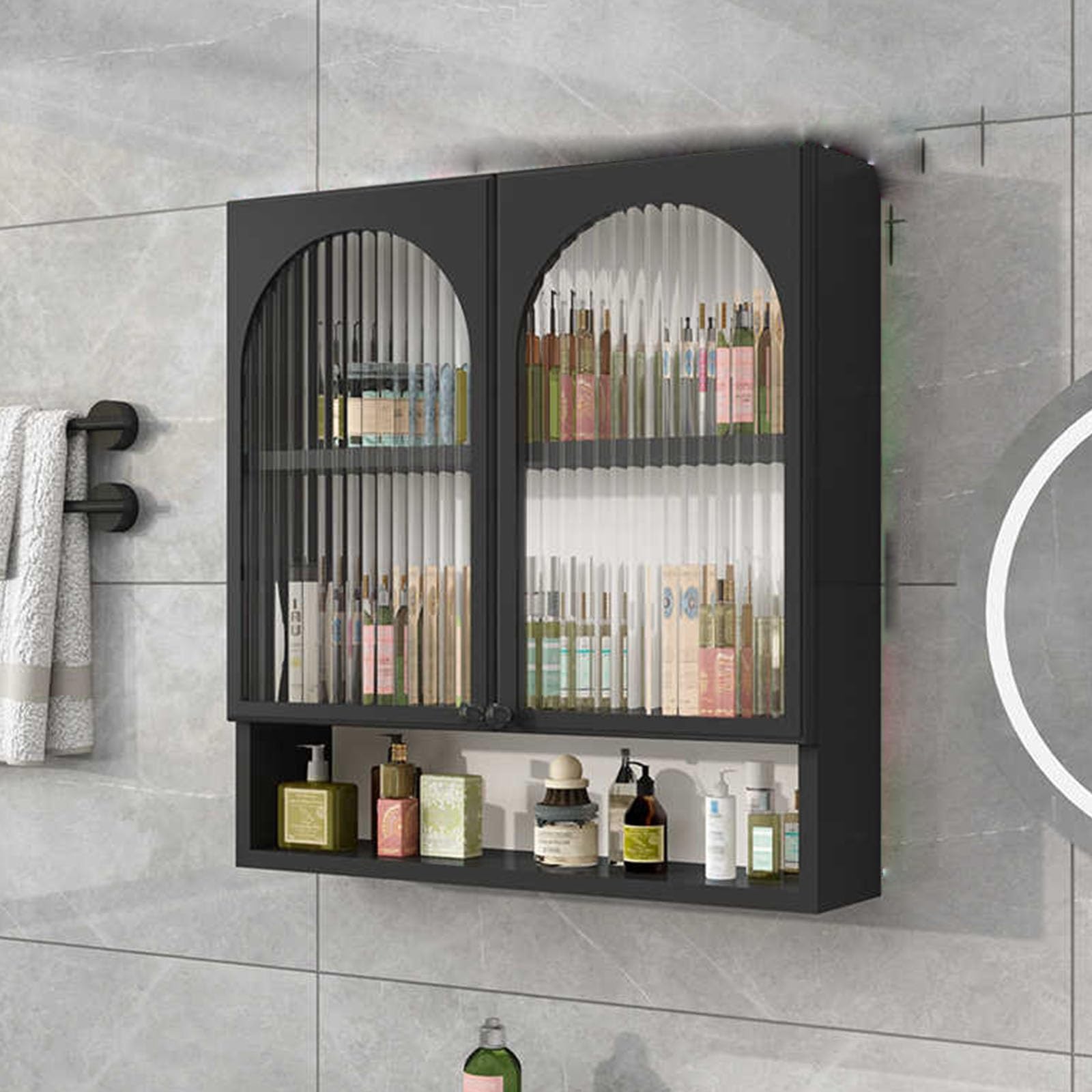 Organiseur de maquillage mural à 3 niveaux et étagères ouvertes pour cosmétiques