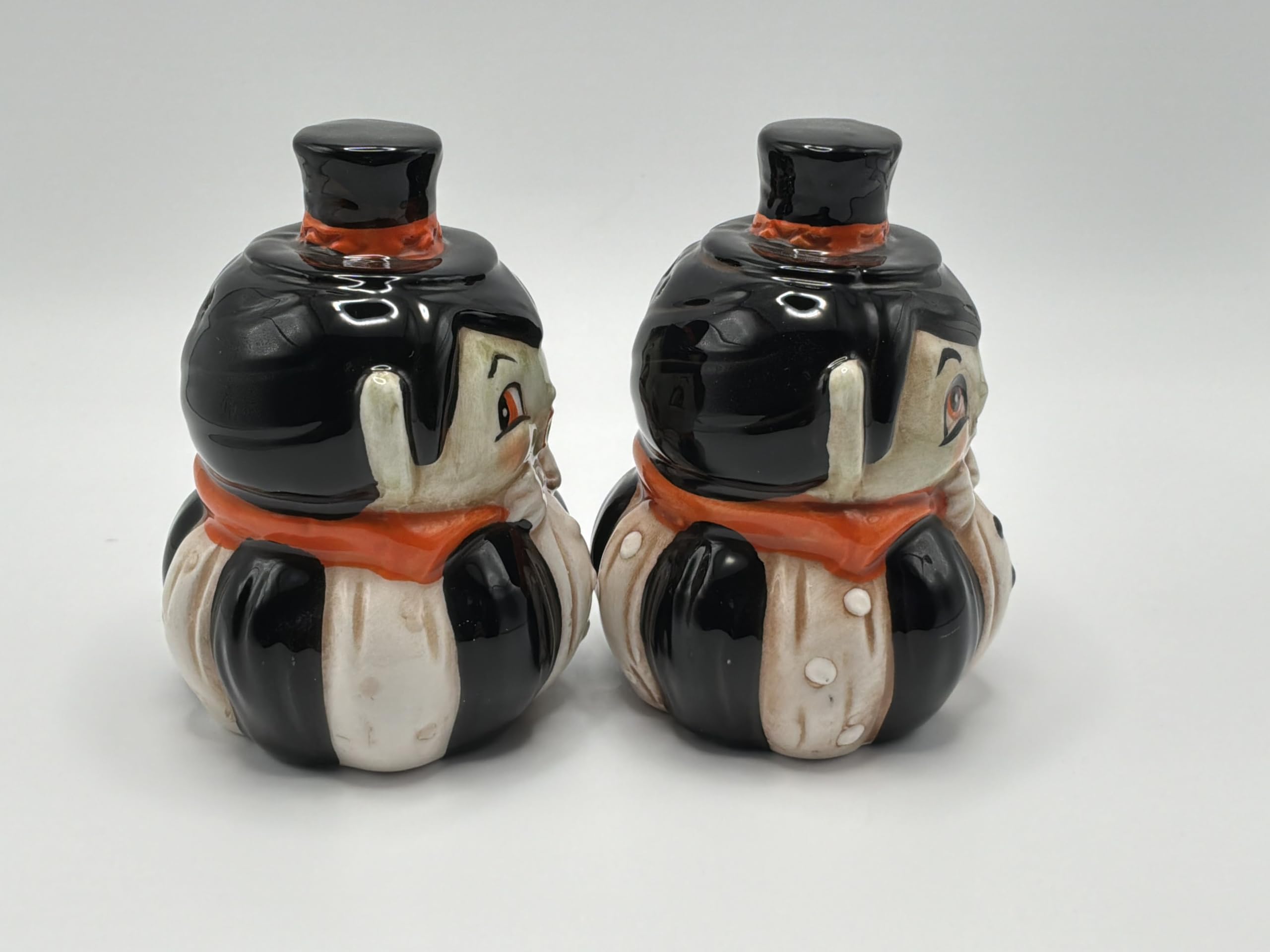 Vampiro Halloween Sale e pepe Shaker Set. Circa 8,9 cm di altezza Lo scolorimento è normale per questa linea di prodotti