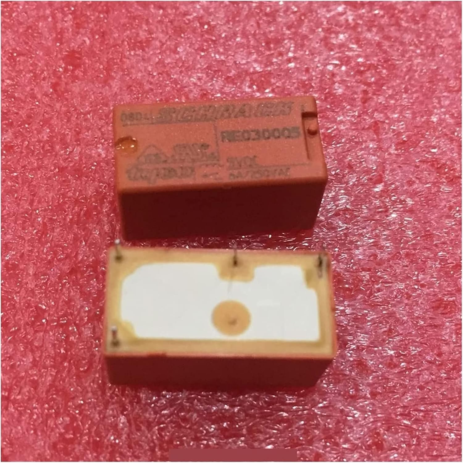 Relay 10pcs RE030005 5V