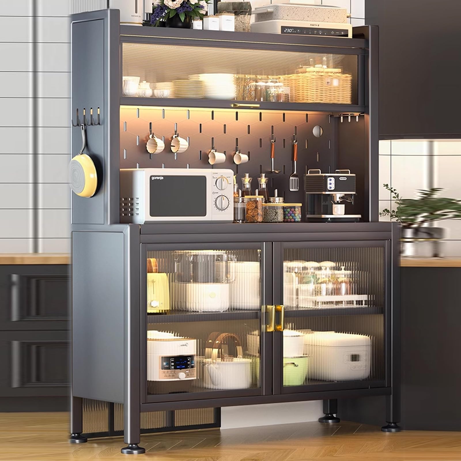 Armadietto da cucina a 5 ripiani e supporto per microonde, autoportante, con anta a ribalta e pannello forato, perfetto per dispensa, garage e casa (99,8 x 43,2 x 157,5 cm)