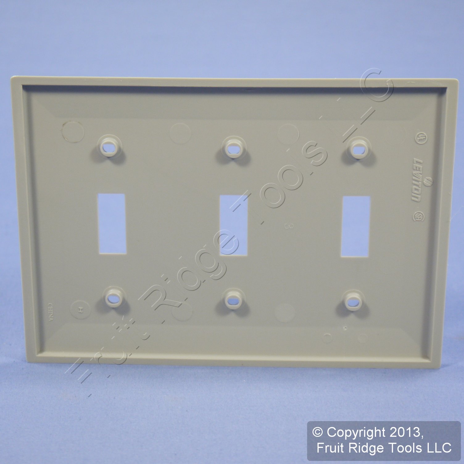 Leviton 80711-GY 3-Gang Toggle Device Switch Wallplate, Standard Size, Thermoplastic Nylon, Device Mount, Gray - Image 3