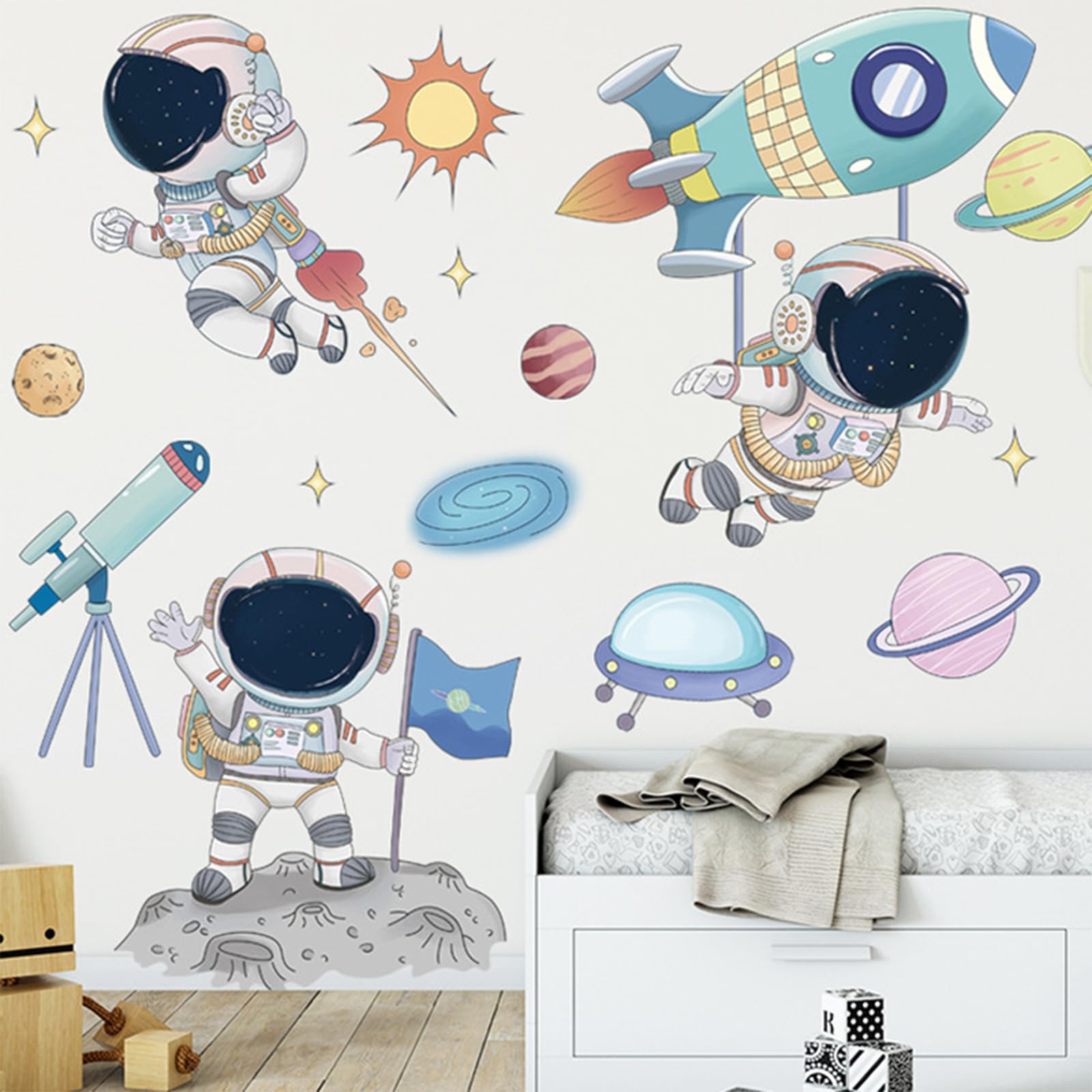 Naklejki ścienne dla dzieci, astronauta, rakieta kosmiczna, planety, UFO, gwiazdy, usuwalne naklejki do pokoju dziecięcego i małego dziecka