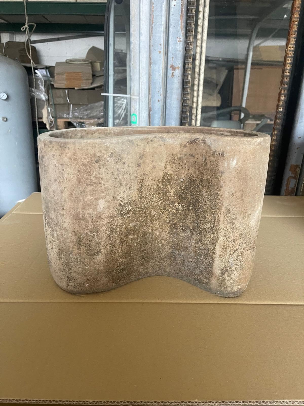 Generico Vaso in Terracotta a Forma di Fagiolo in Argilla Invecchiata, 40 cm