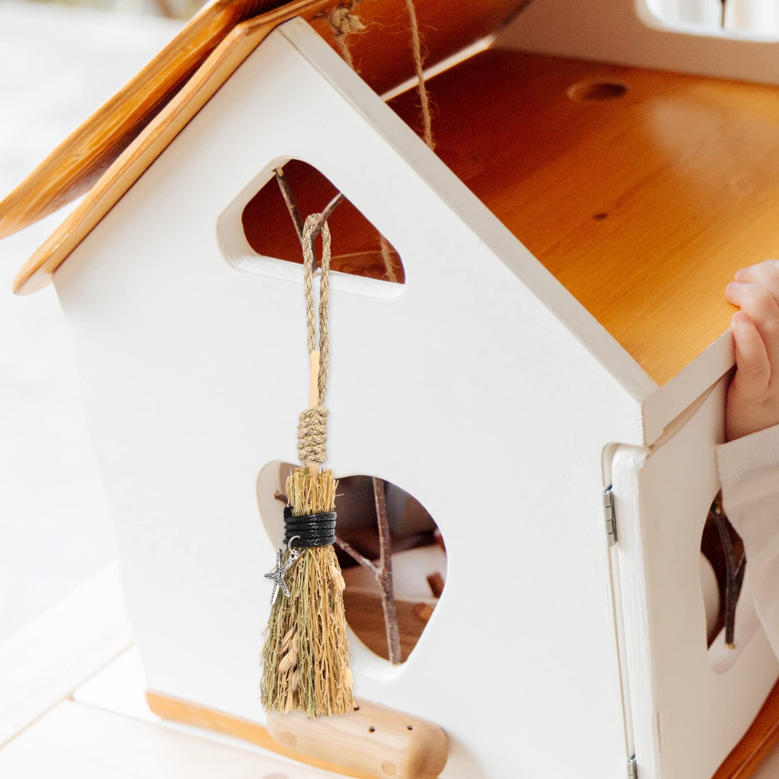 WOONEKY 2pcs Broom Pendant Straw Witch Broom Household Brooms Halloween Witches Costume Halloween Hanging Decoration Costume Ball Supply Haunted House Decor Miniture Decoration Metal