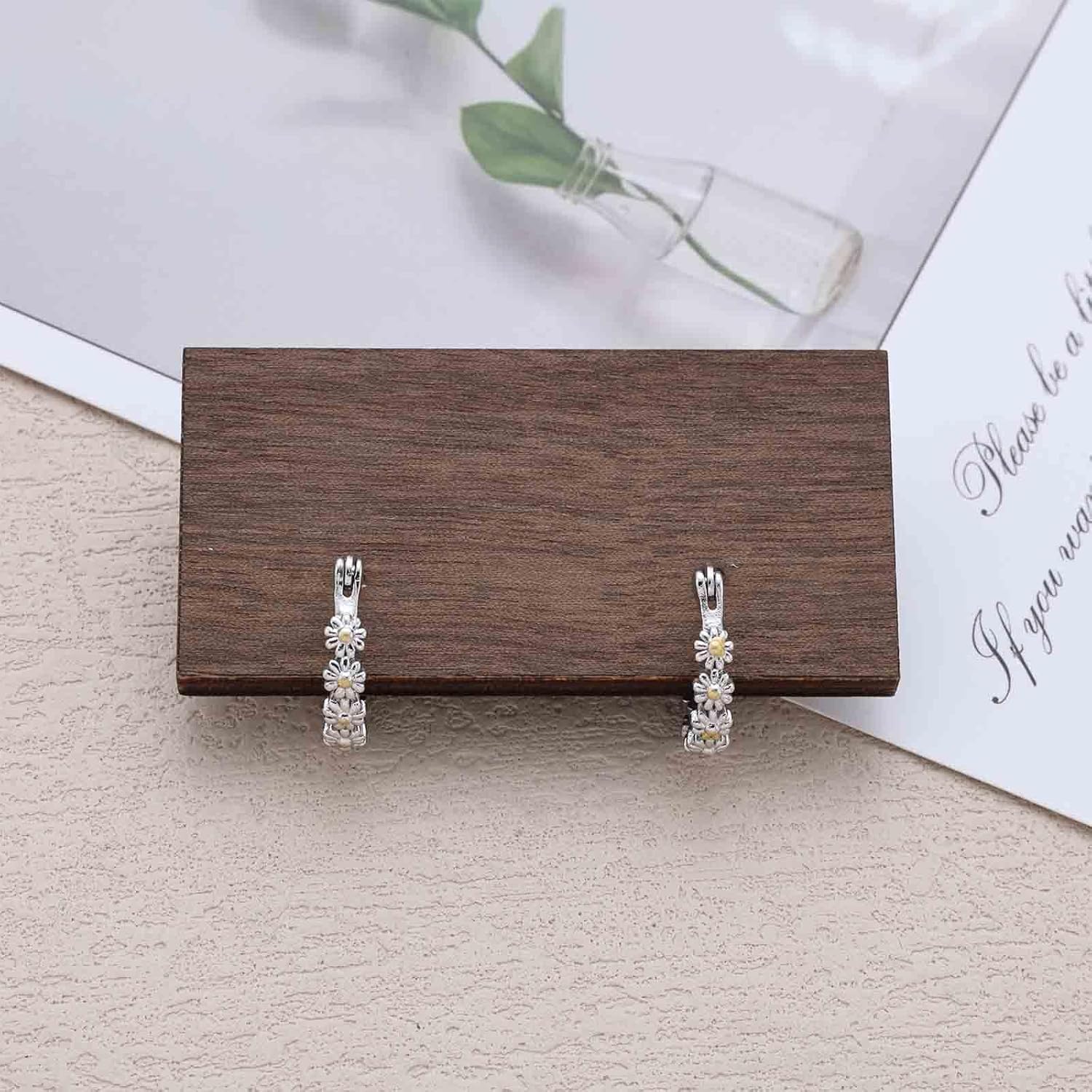 Vintage Daisy Flower Hoop Earrings Small Daisy Floral Earrings Floral Huggie Hoop Earring Minimalist Circle Geometric Earring Hollow Circle Dangle Jewelry for Women - Image 3