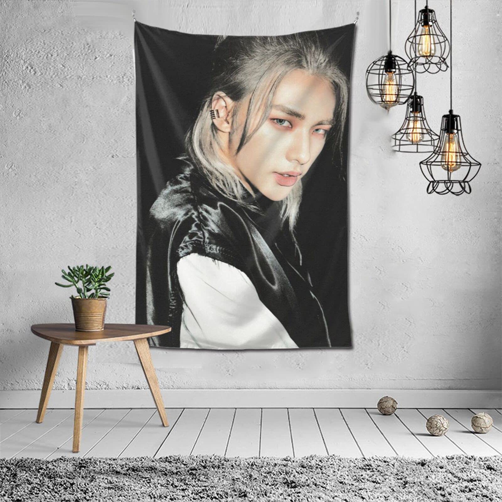 Amazon.co.jp: Stray Kids Hyunjin ヒョンジン(16) タペストリー 北欧