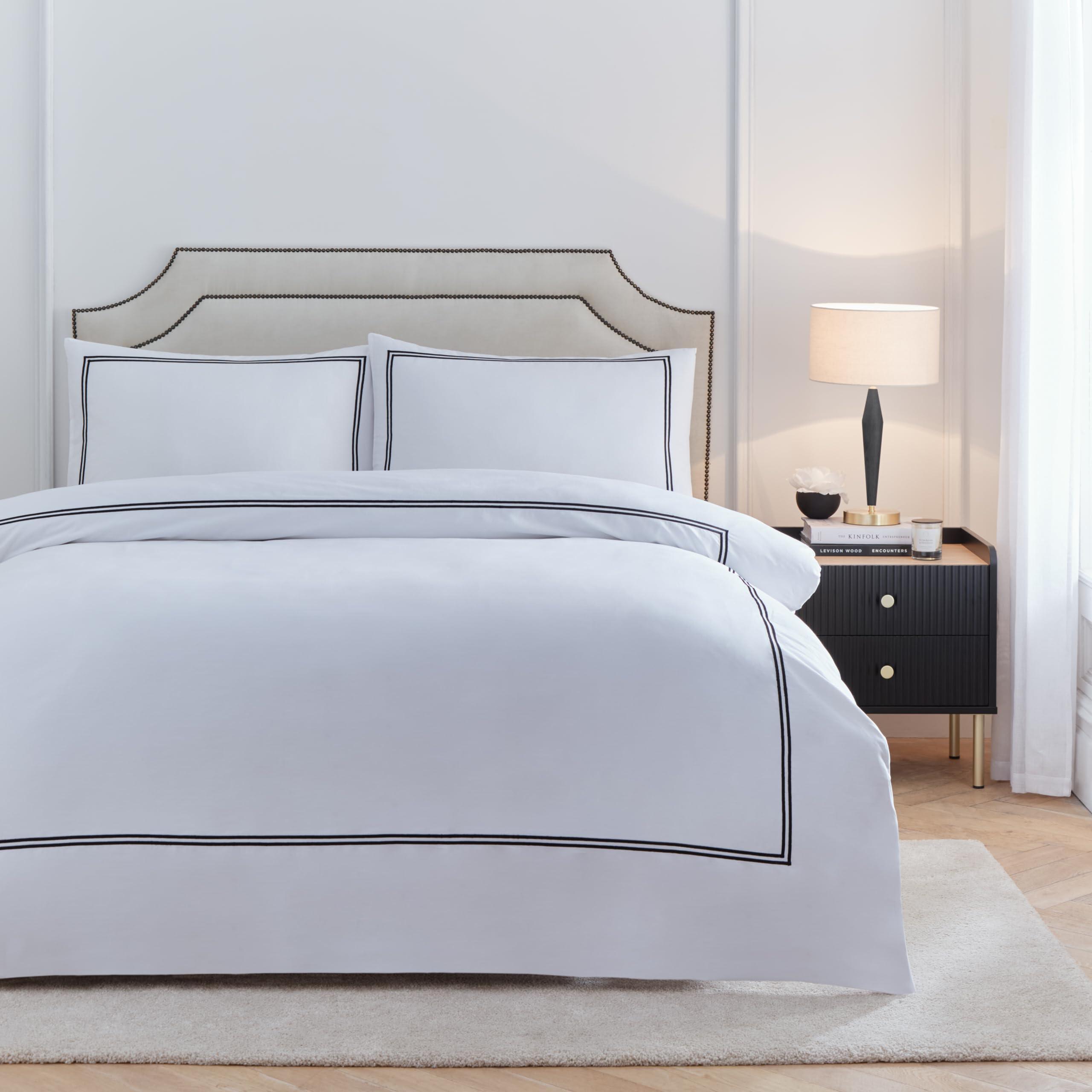 Paoletti Elara Bettbezug-Set – Luxuriöses bettwäsche Set aus Baumwolle mit fadendichte 200 und besticktem Rand (Schwarz – Super King)