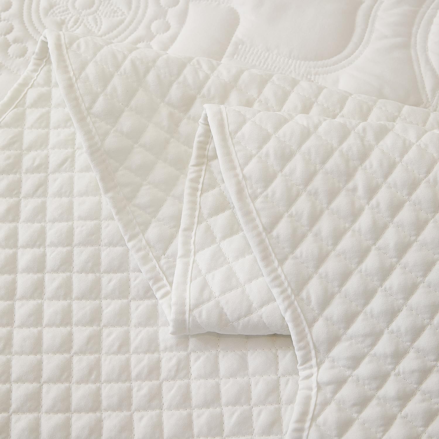 Cmfshape Oversized King Bedspread 120"x120" - California King Floral Pattern Stitching Quilt Set,Luxury Bedding Set,Reversible Ultra Soft Lightweight Bedspread Coverlet for All Season,3 Pieces,White