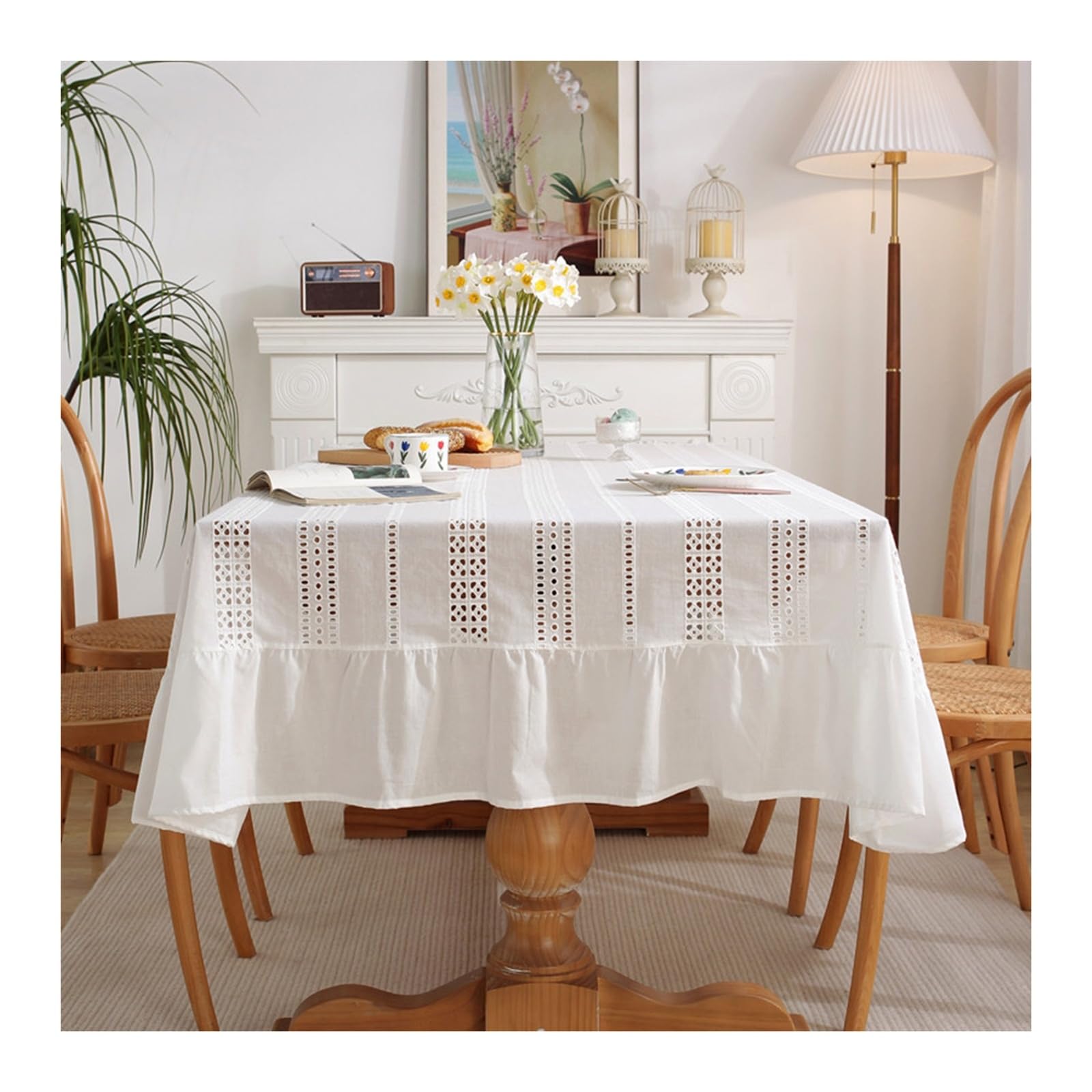 Nappe carrée coton blanc dentelle 150x150 pour vos repas de fête en famille