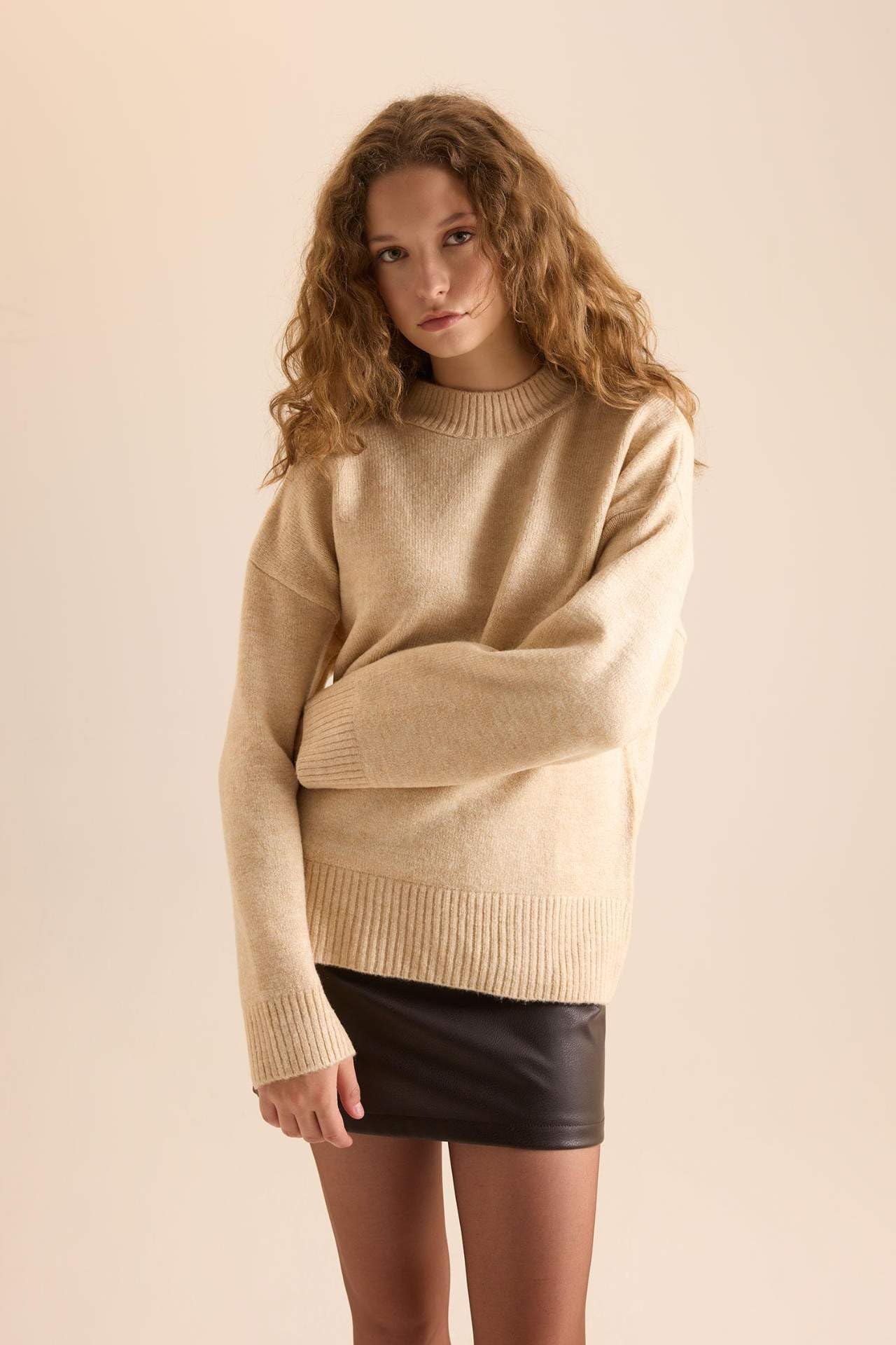DeFacto Damen Strickmode - Stilvolle Strickpullover Blusen & Tuniken für Damen - Auswahl an Pullover - Feinstrickpullover Strickjacken und Pulli