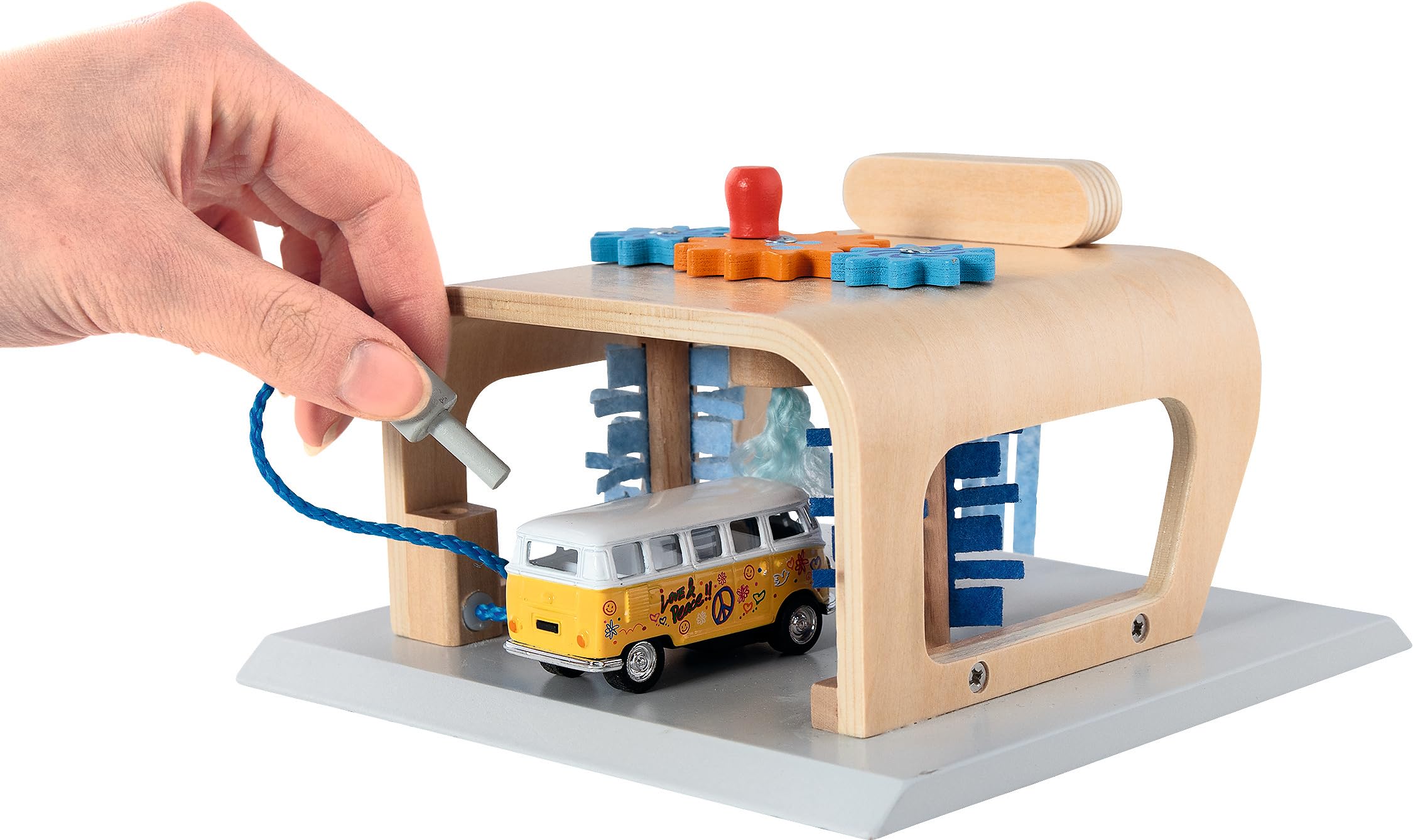 goki 53779 Waschanlage PowerClean, Autowaschanlage aus Holz – Spielset mit Bürsten, Filzvorhängen & Sprühdüse, ca. 16 × 16 × 10 cm