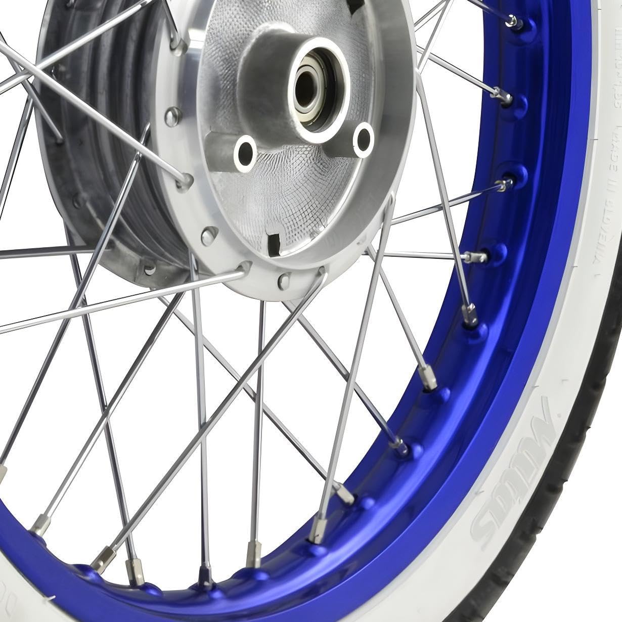 Komplettrad - VORNE - 1,5x16 Zoll - Alufelge blau eloxiert und poliert, Chromspeichen - MITAS-Weißwandreifen MC2 montiert