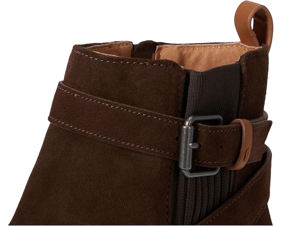 Gentle Souls by Kenneth Cole Bolton - Right View